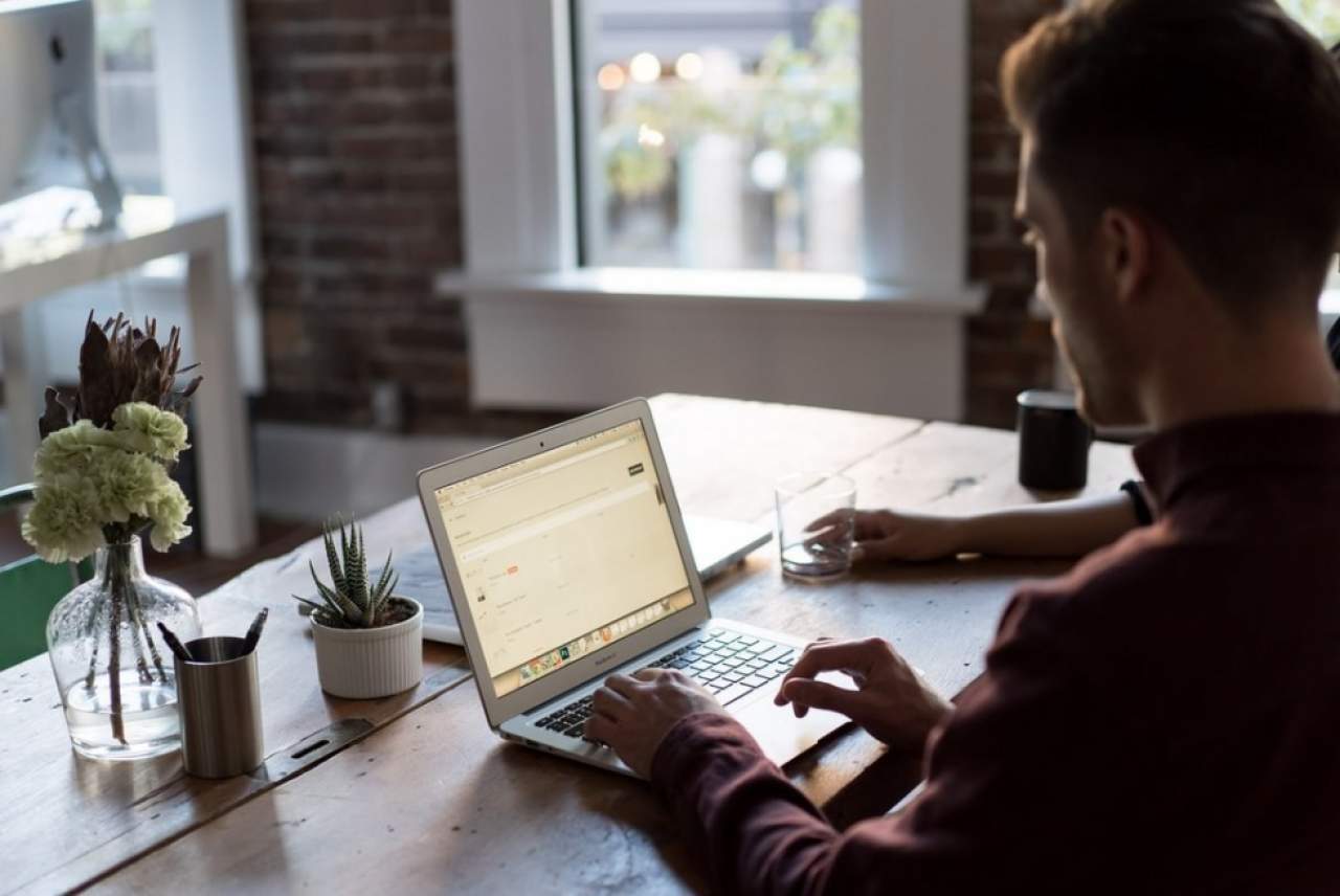 Cómo crear ambiente de teletrabajo en casa