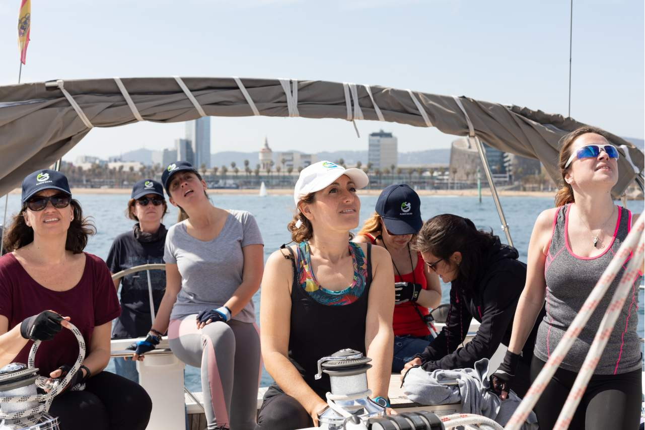 Alamar Sailing: Cómo aprender a navegar a vela