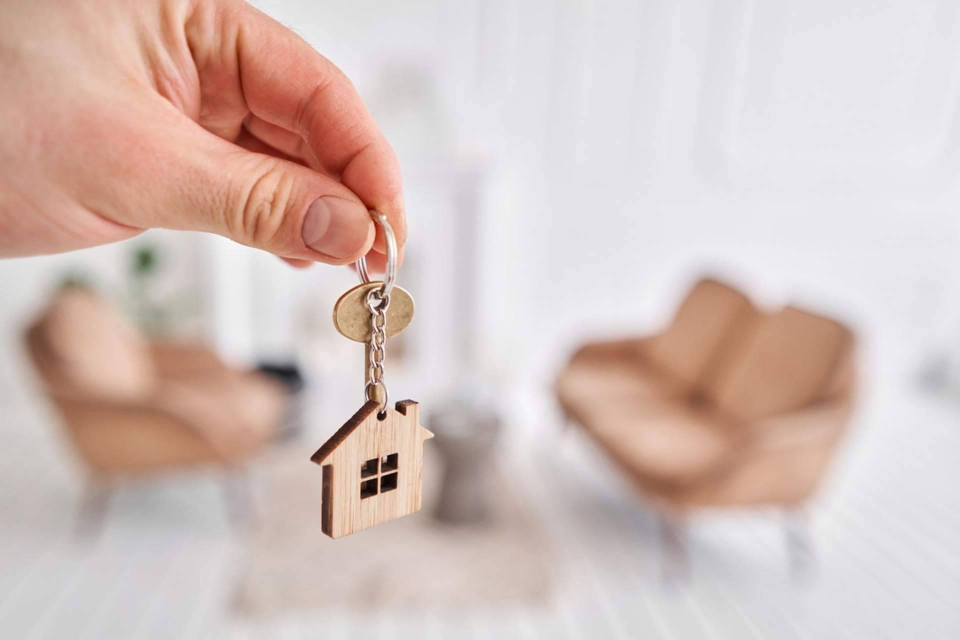 Houslitas se consolida como la líder en venta de casas sin comisiones en España