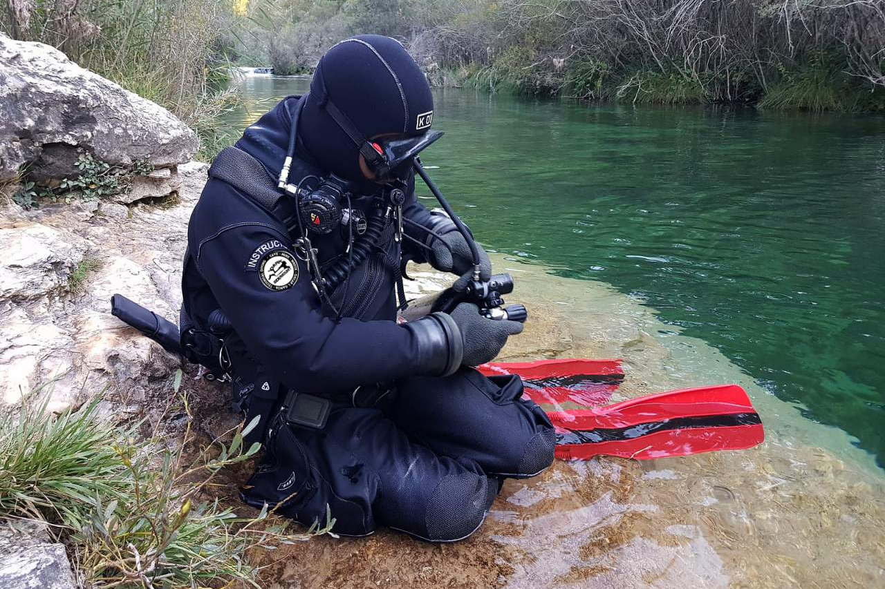 El buceo técnico y su auge en España. Esta modalidad es impartida en el centro Dark Sidemount