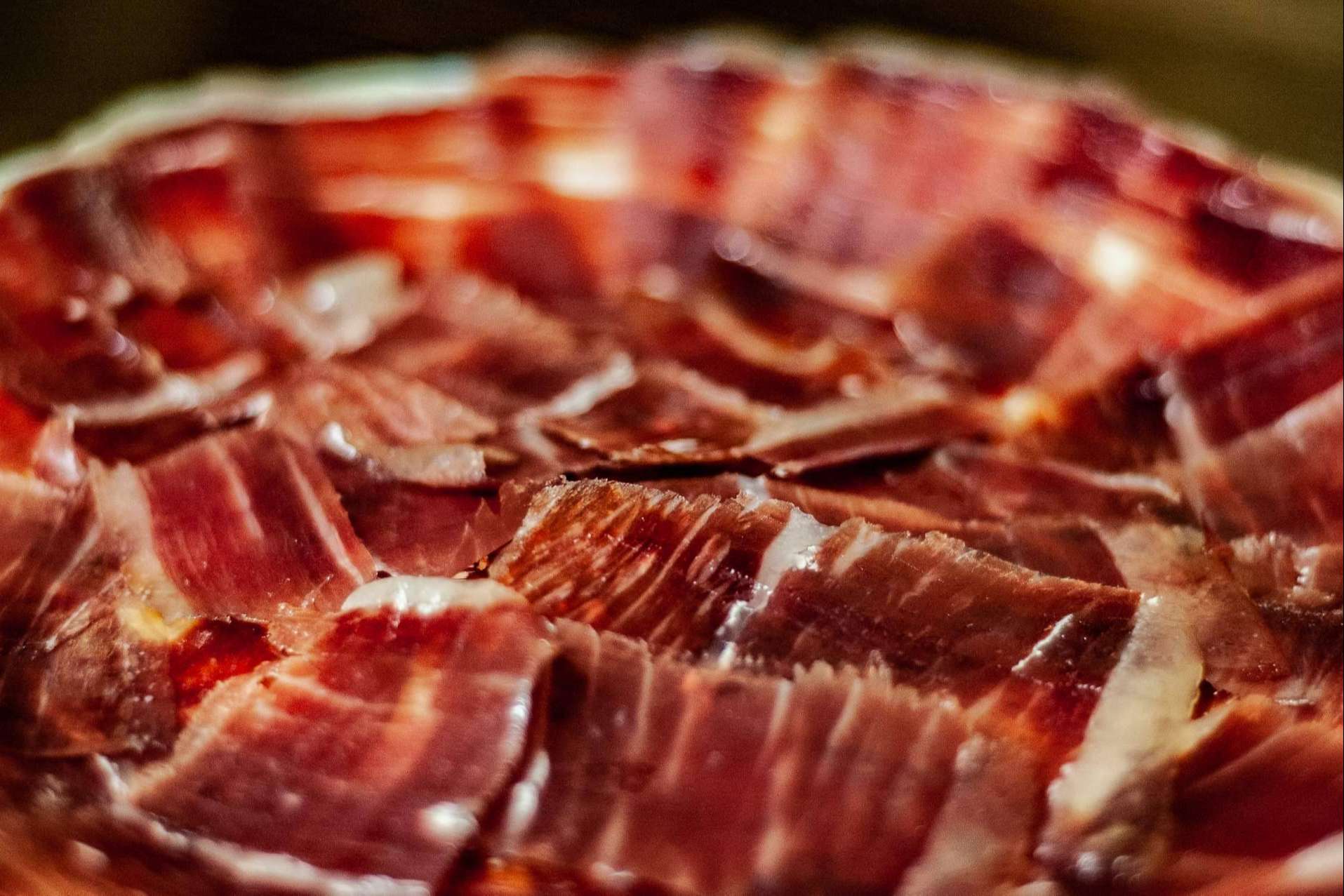 Según los expertos, ¿Cuáles son los beneficios del jamón ibérico de bellota?