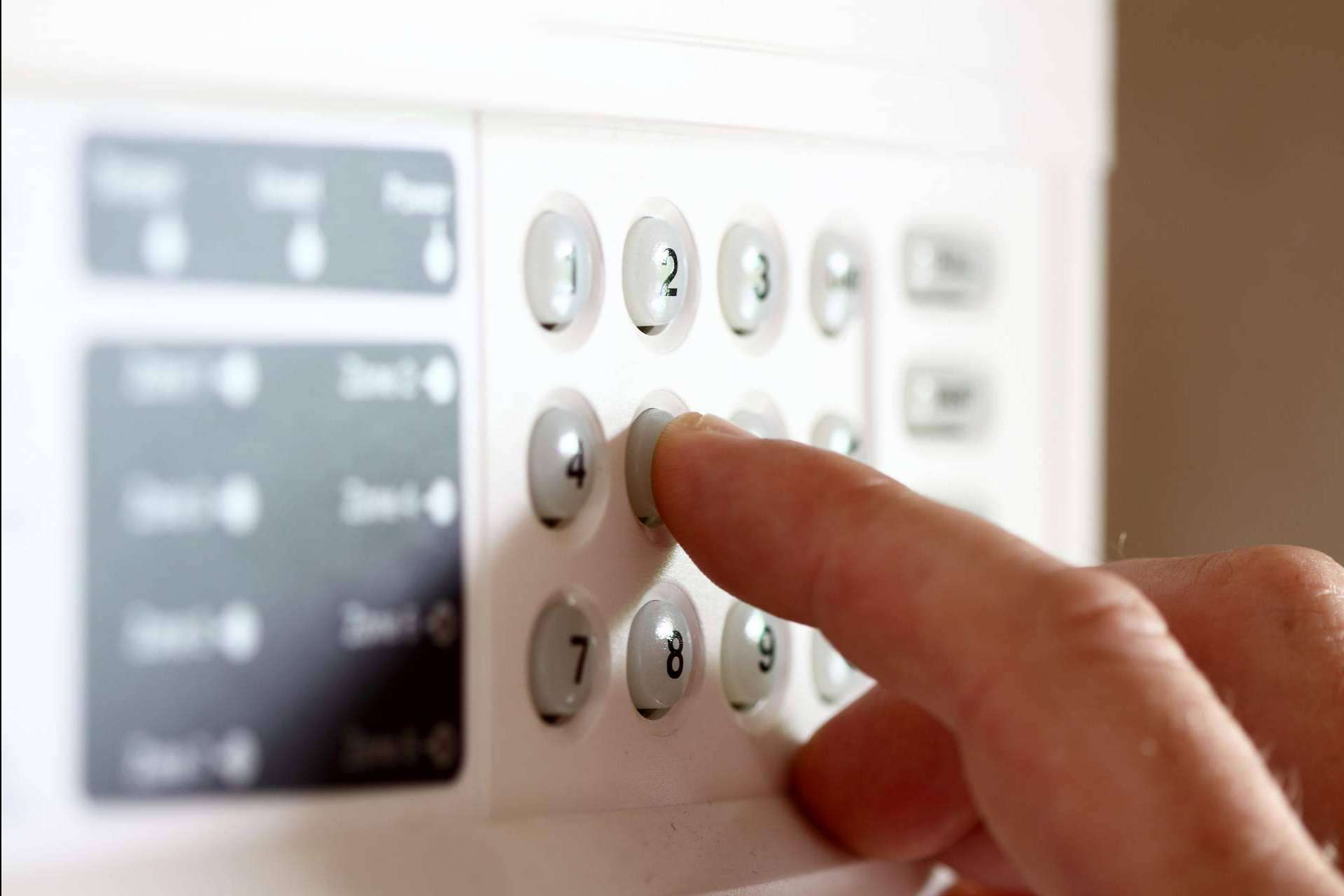 Los 4 consejos que Alarmas AMV recomienda antes de contratar una alarma