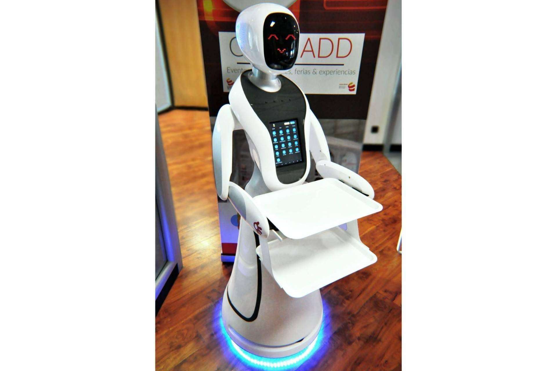 Las funcionalidades del robot camarero de Futura Vive