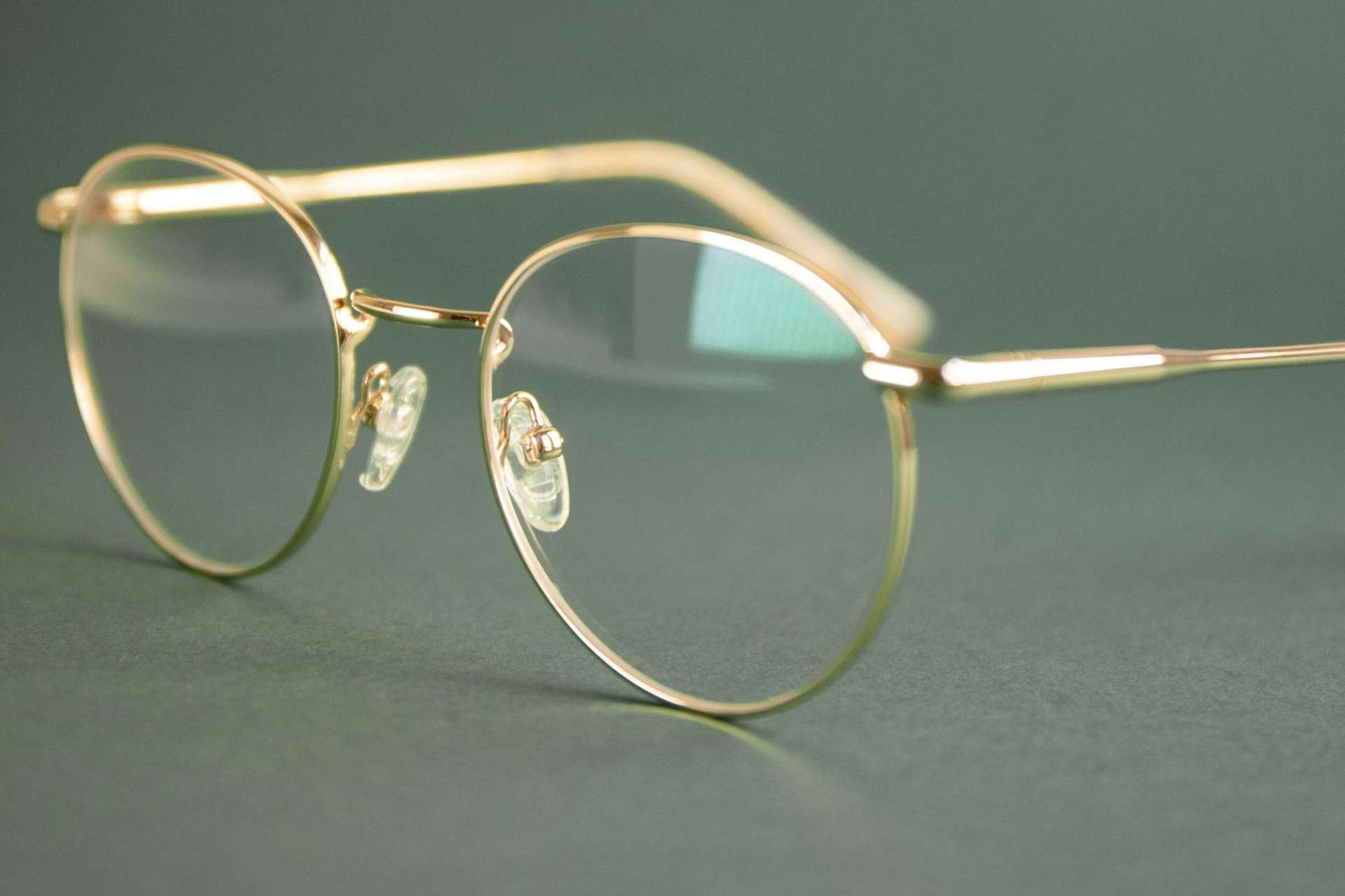 Miller & Marc protege la vista ante la luz de las pantallas con las gafas con filtro azul