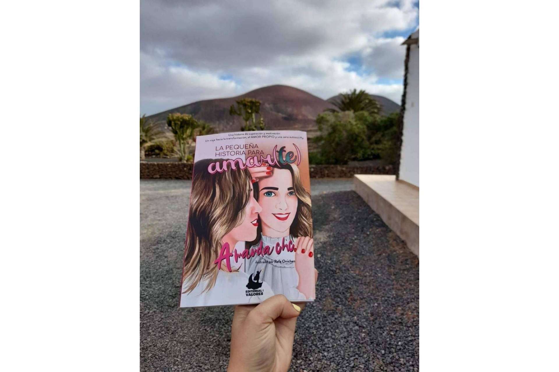 Amanda Chic: la influencer publica un libro sobre el amor propio, la autoestima y el empoderamiento