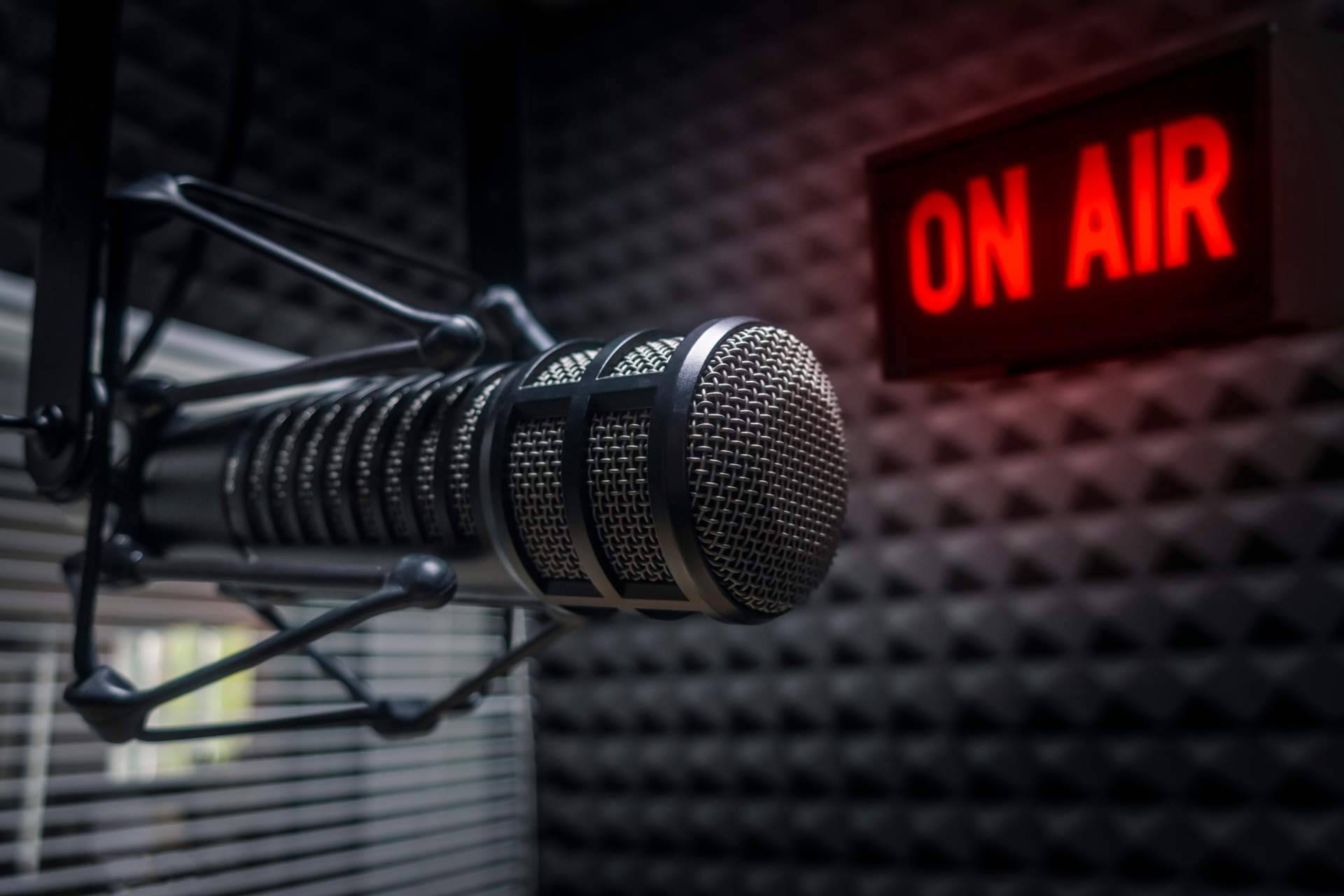 'Constelaciones Sistémicas en Miami', el programa de radio de Juan Carlos Arias que busca impulsar el desarrollo humano en los oyentes