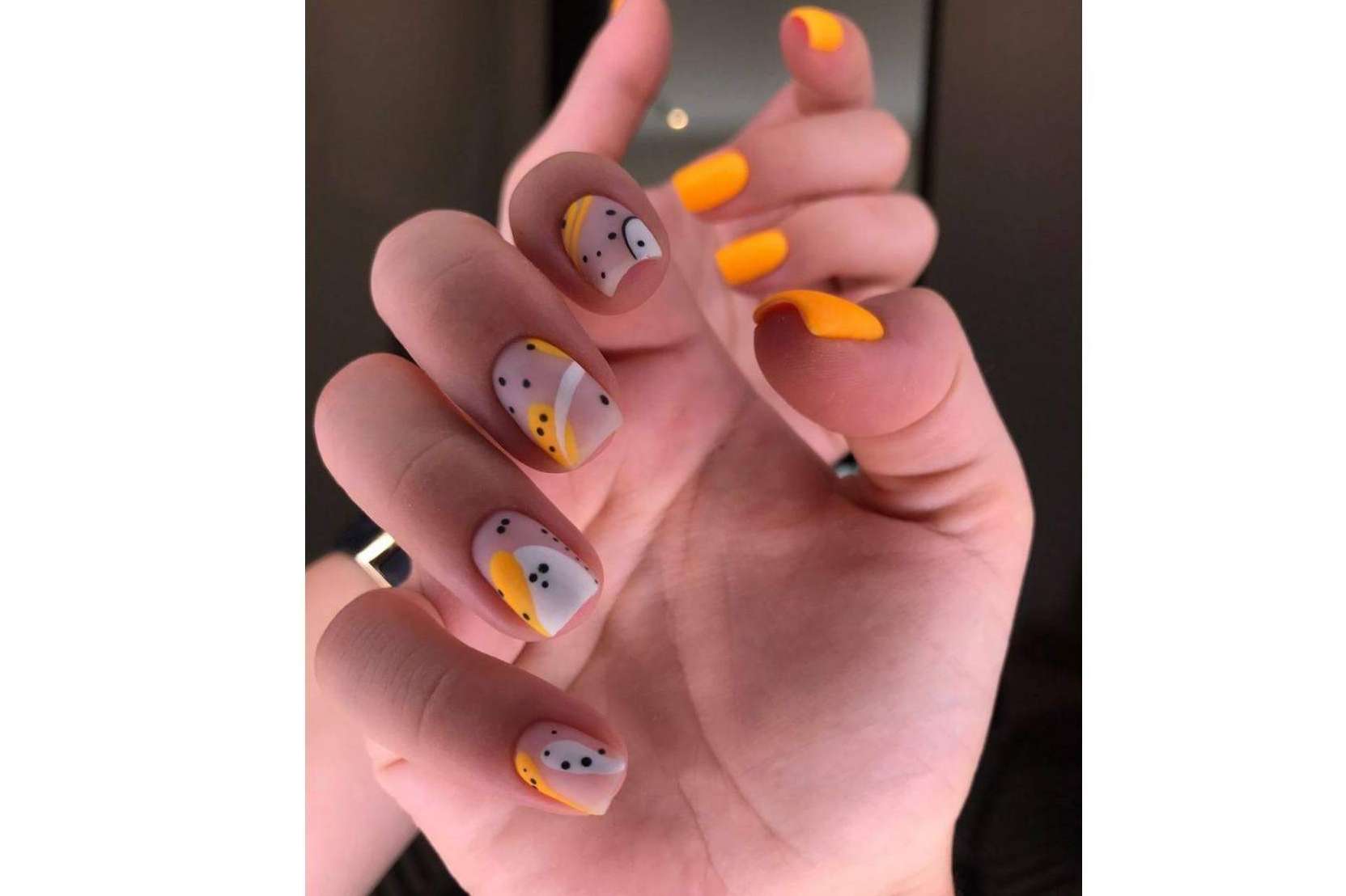 El salón Luxnail & Beauty ofrece entre sus servicios la manicura rusa, la última tendencia para lucir uñas perfectas