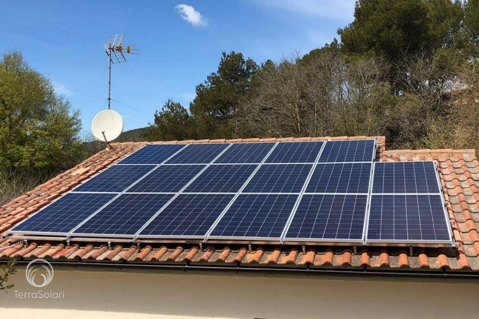TerraSolari: ¿Cómo recibir una subvención económica para instalar placas solares en el hogar?