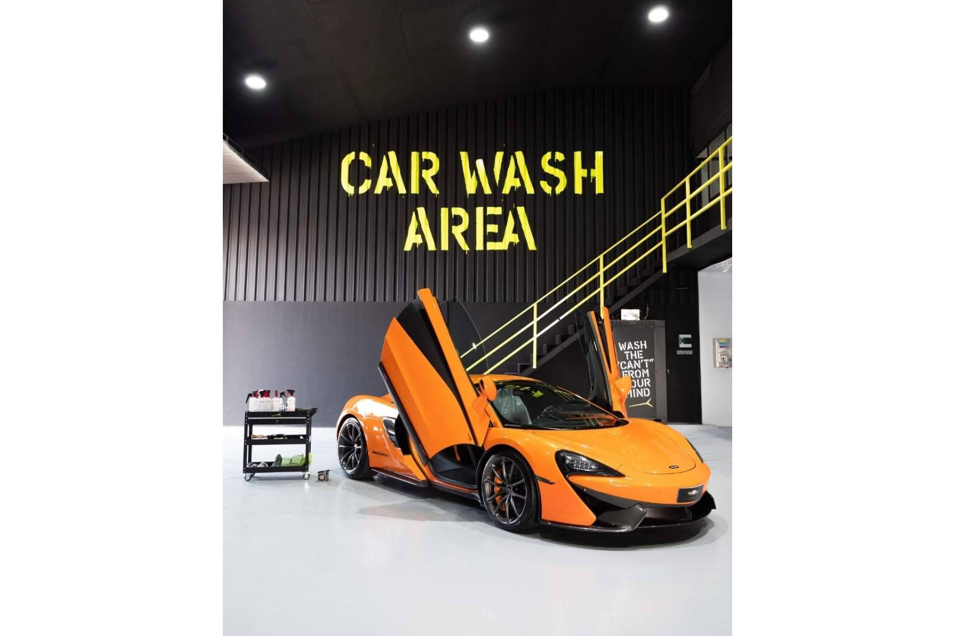 Radikal World, la marca que cita a los amantes de los coches de lujo con Radikal Carwash
