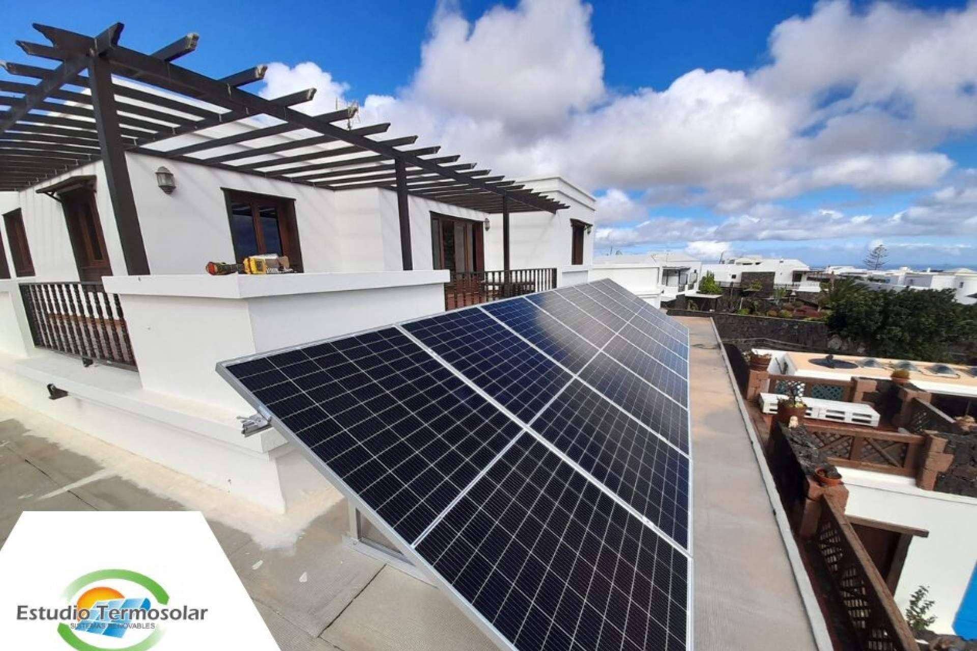 La energía fotovoltaica como solución para reducir la huella de carbono, según Estudio Termosolar