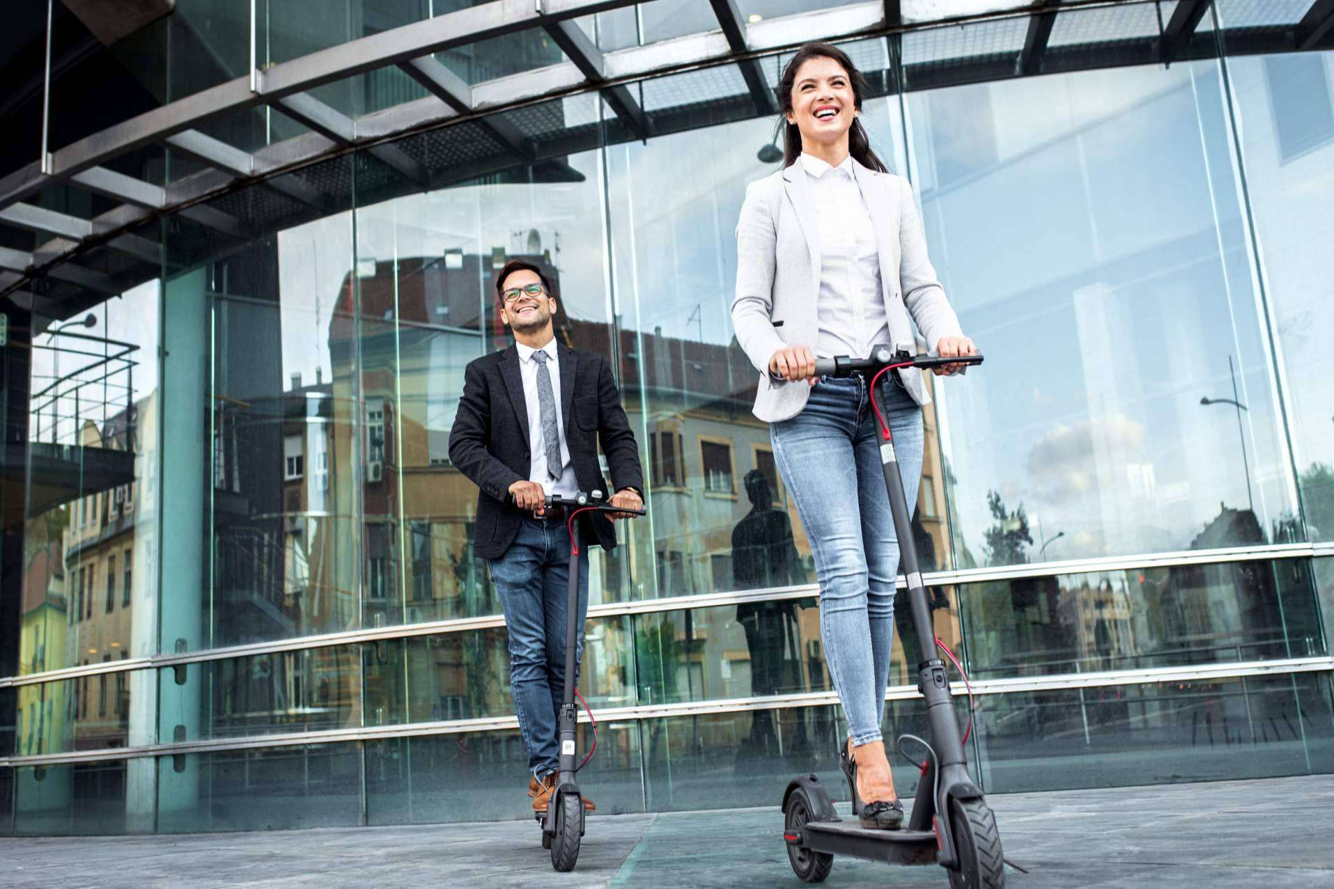 Disfrutar del patinete eléctrico Barcelona gracias a los servicios de la empresa LYNX