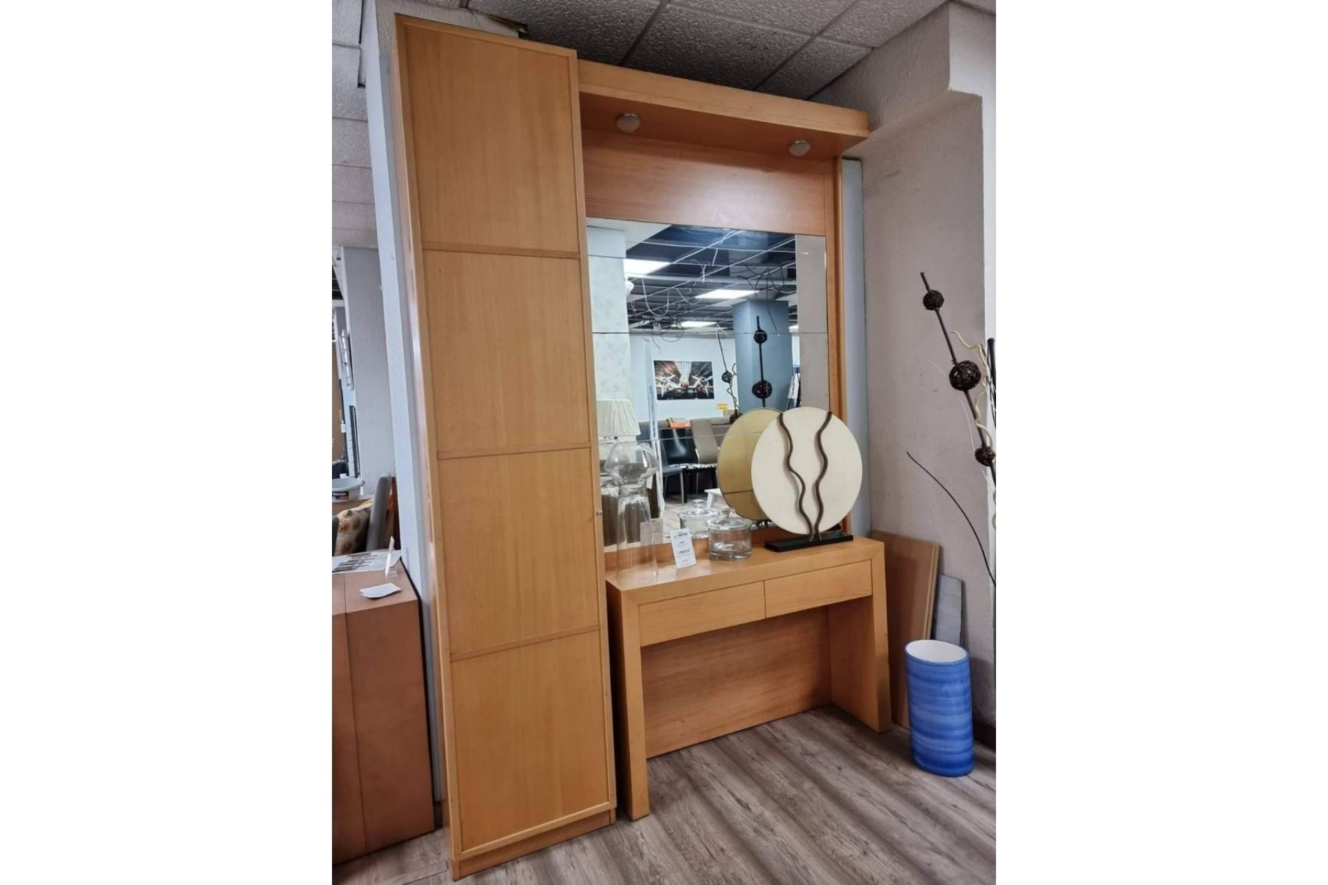 Muebles de outlet en Barcelona con hasta el 90% de descuento en Muebles Industria