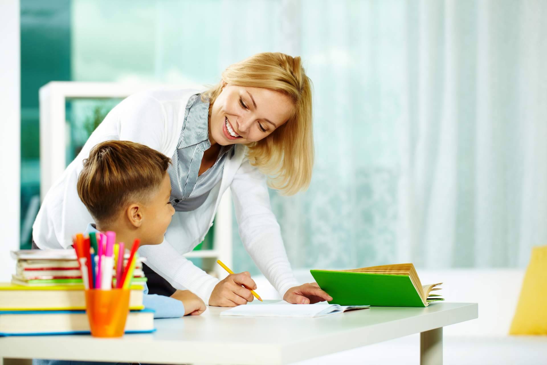 La institución Área 44 Servicios Educativos dispone de servicios de apoyo escolar a domicilio