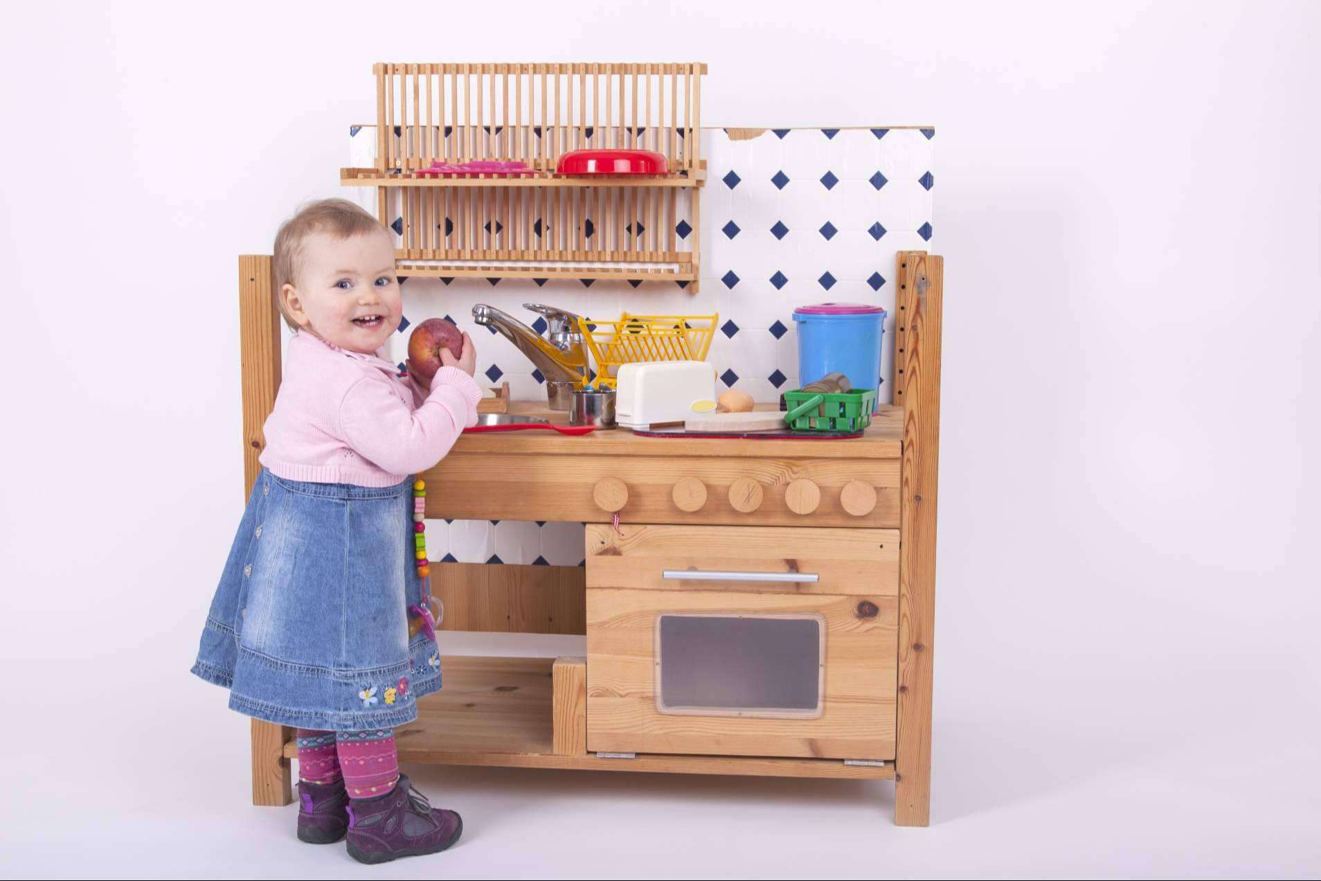 Los juguetes de madera de exterior de Rosa Roca contribuyen al desarrollo de los niños