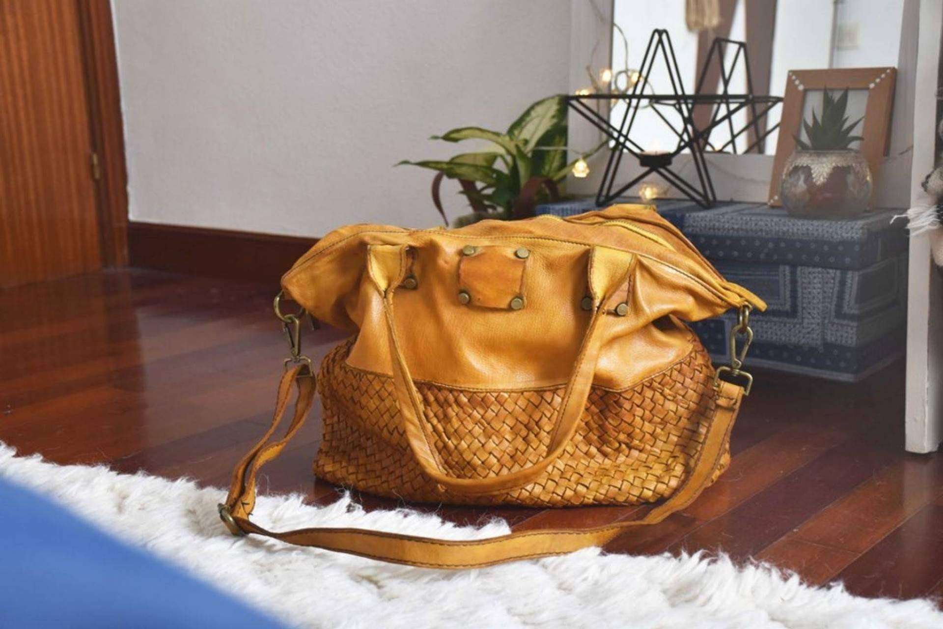 Los bolsos de piel lavada vuelven a estar de moda: Lola Amara