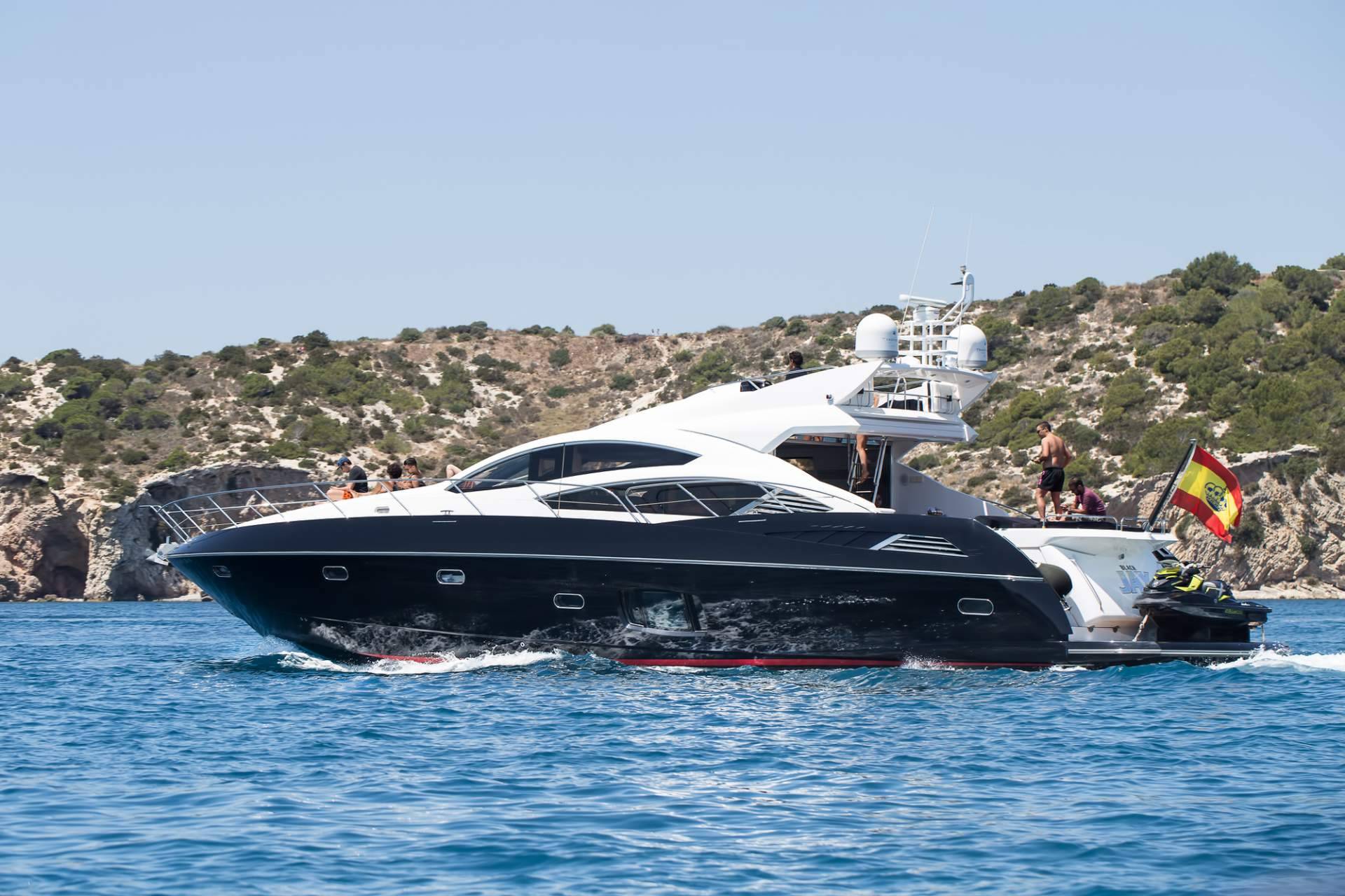 Yacht IN Ibiza pone a la disposición de los clientes el alquiler de yate privado
