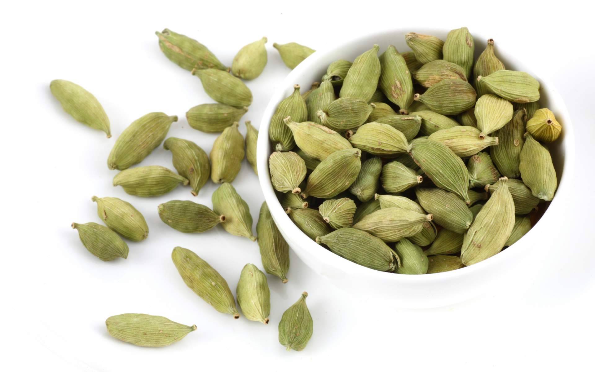 ¿Cuáles son los beneficios del cardamomo y del laurel? Enubien