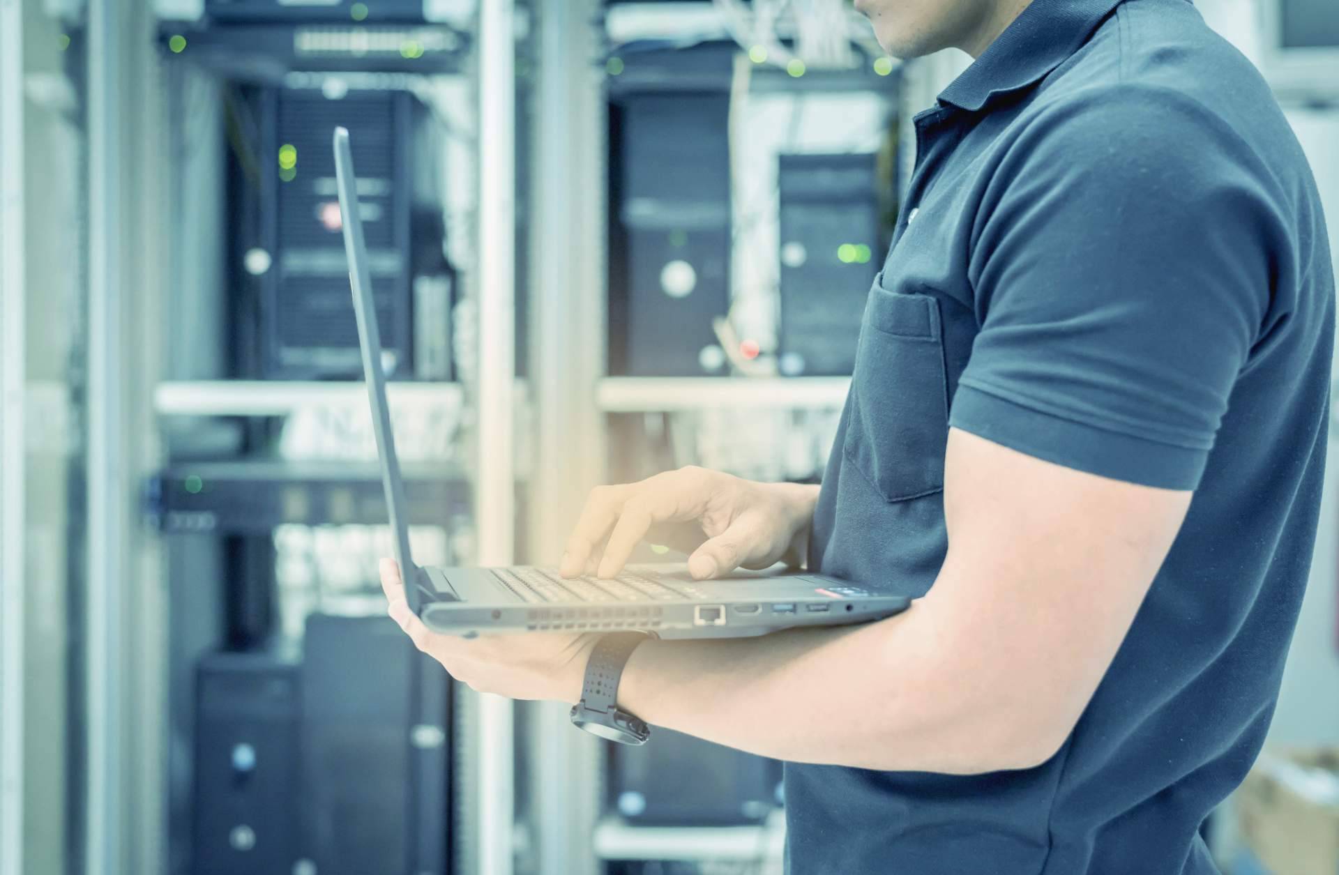 ¿Qué es una línea de mantenimiento informático para empresas?: Sosmatic