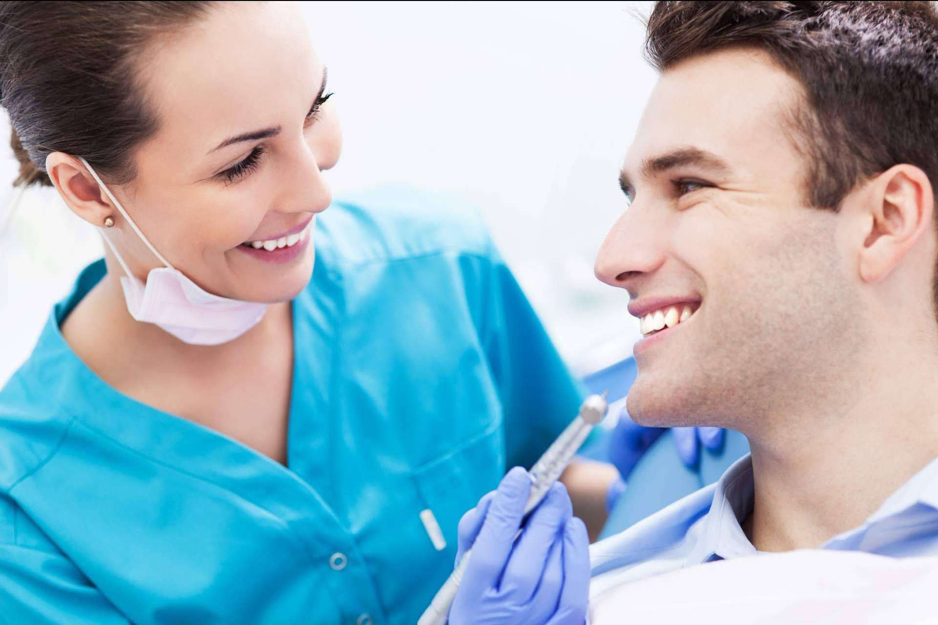 Salud integral con Clínica Dental Heins: odontología integral e implantes dentales
