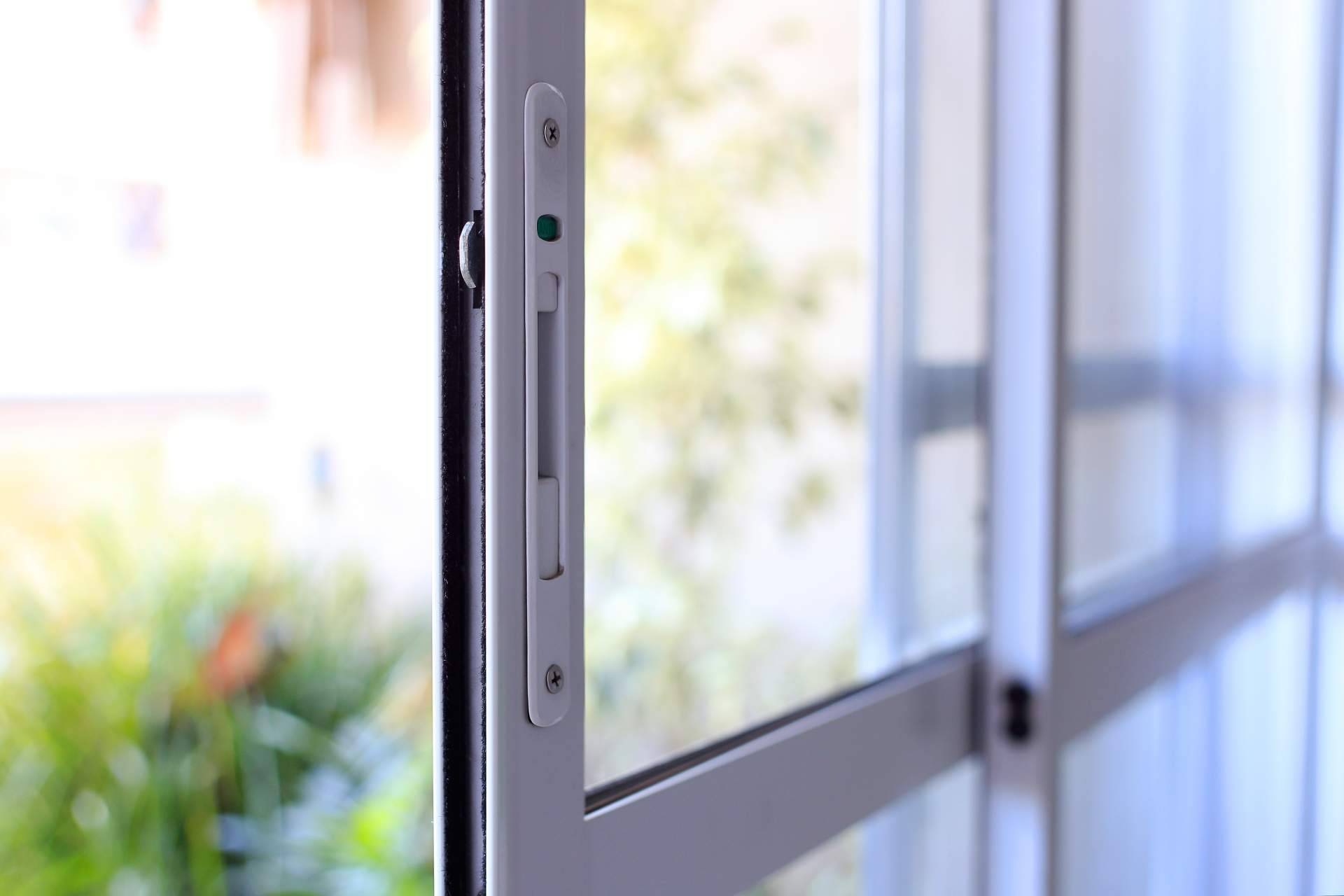 Ventanas Vamin ofrece ventanas de hoja oculta y carpintería de aluminio