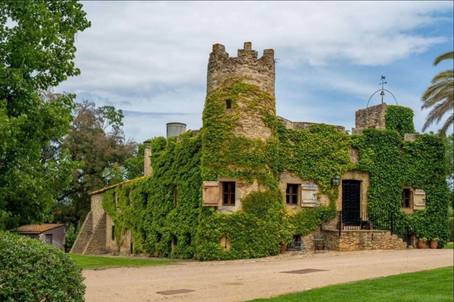 Buy House Real Estate, la agencia inmobiliaria que ofrece casas en venta en la Costa Brava