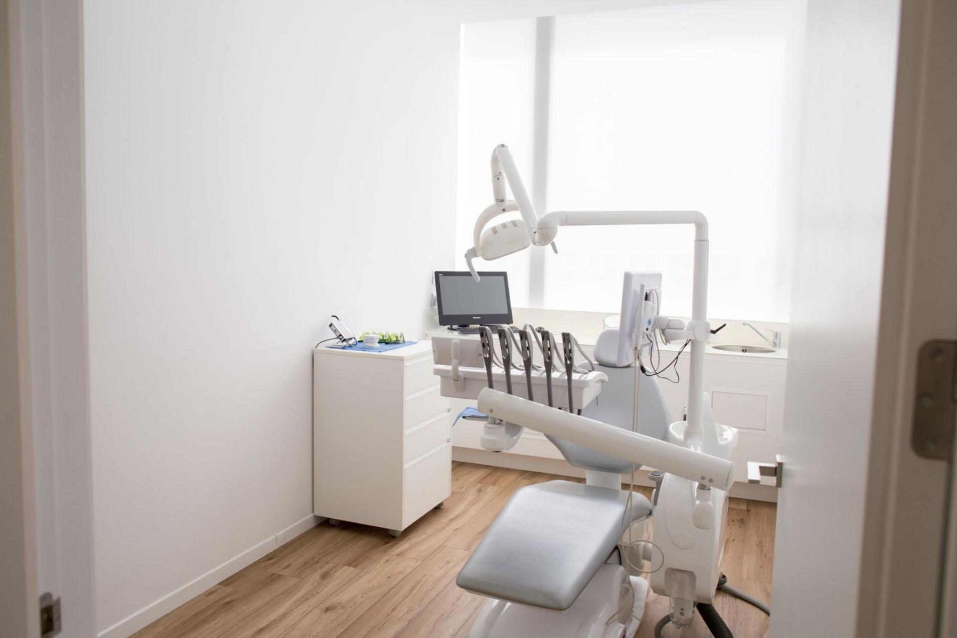 Implant Clinics es una clínica dental de referencia en los implantes dentales en Valencia