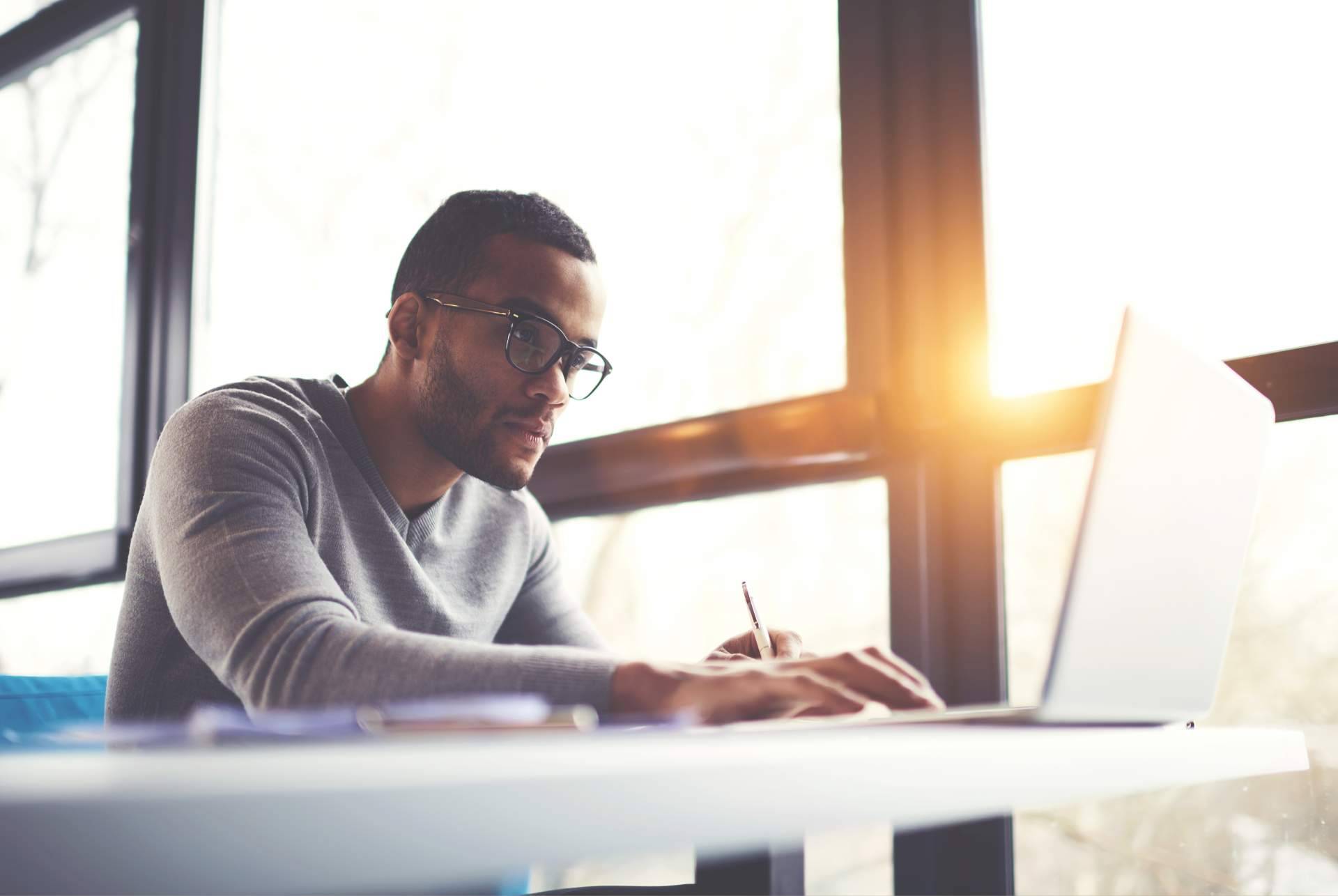 El software antiplagio de Ayuda Universitaria se alza como la opción gratuita y en español del Turnitin