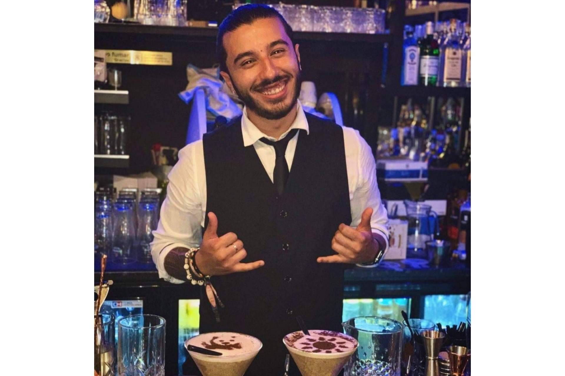 Sofiane Bendjellal: el reconocido creador de contenido creativo en la red social Instagram