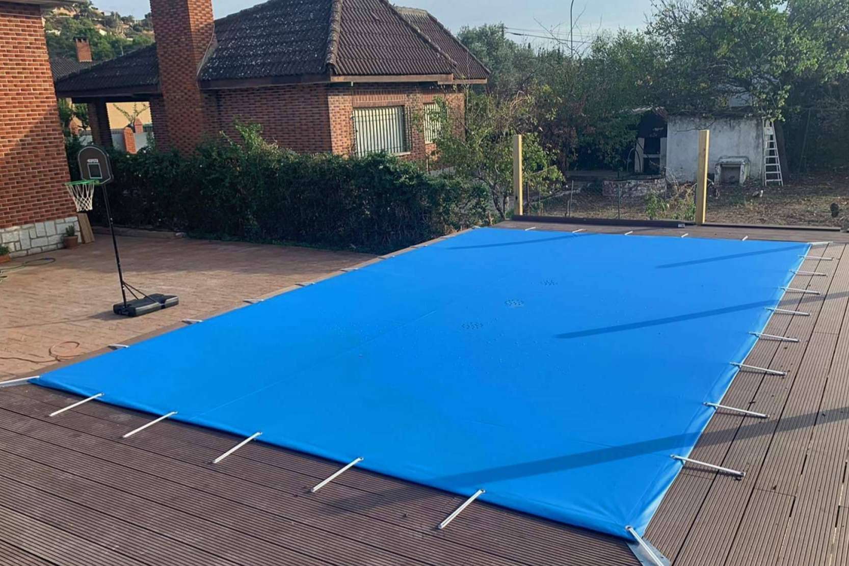Las ventajas de los cobertores de piscina para invierno de Toldos Picasso