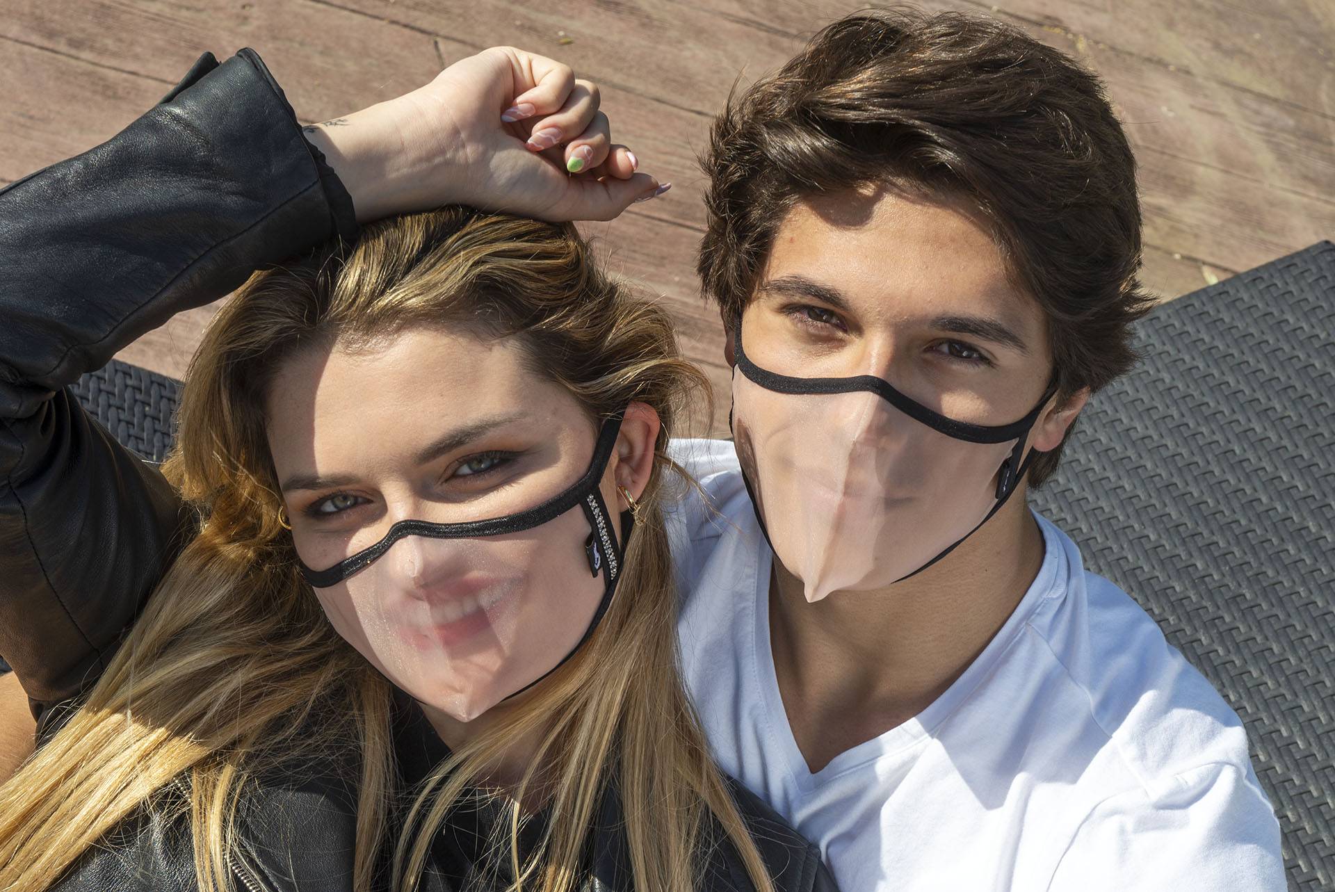 El colectivo docente encuentra en la mascarilla transparente de Xula un accesorio perfecto para la vuelta al cole