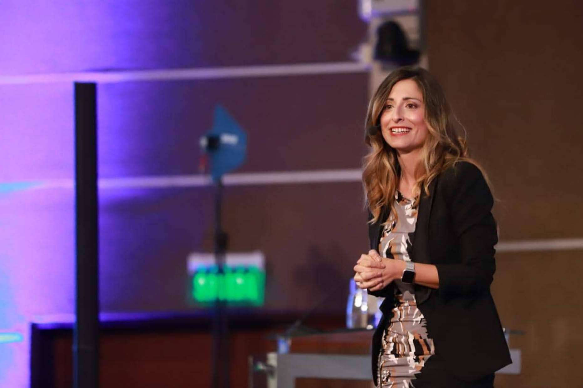 Mónica Galán aborda la oratoria como soft skill para crecer profesionalmente