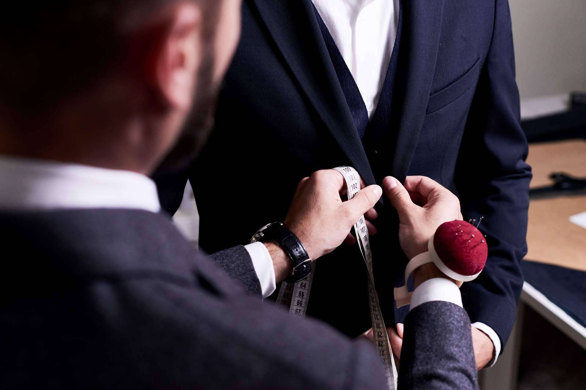 Sastrería Gentleman ofrece exclusividad en trajes a medida