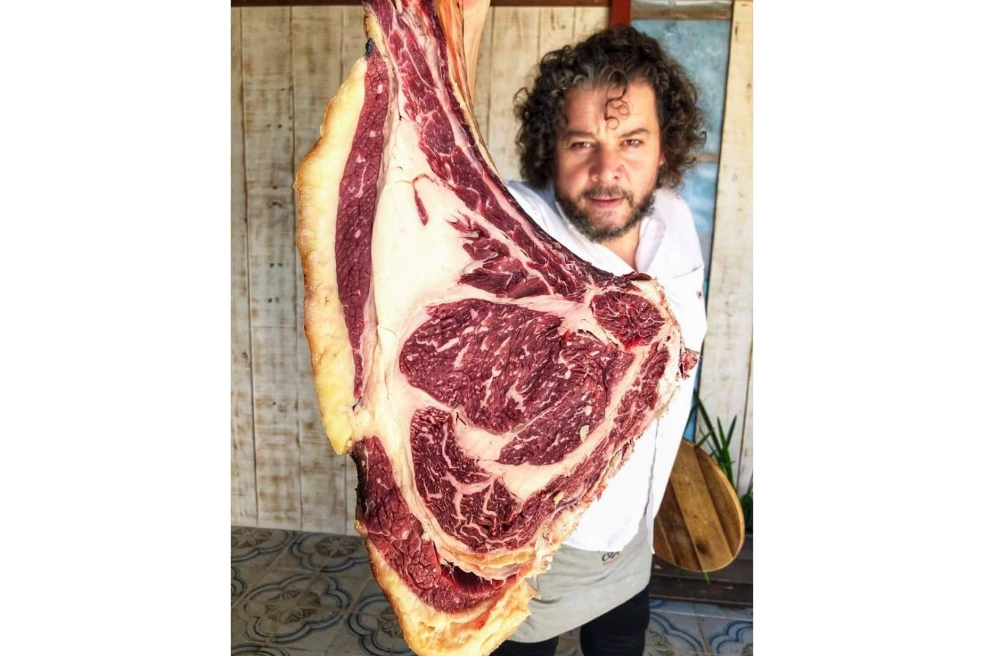 ¿Dónde encontrar productos de referencia en carne y vino en Galicia?, por El hombre que pasea las carnes y Taberna A de Lino