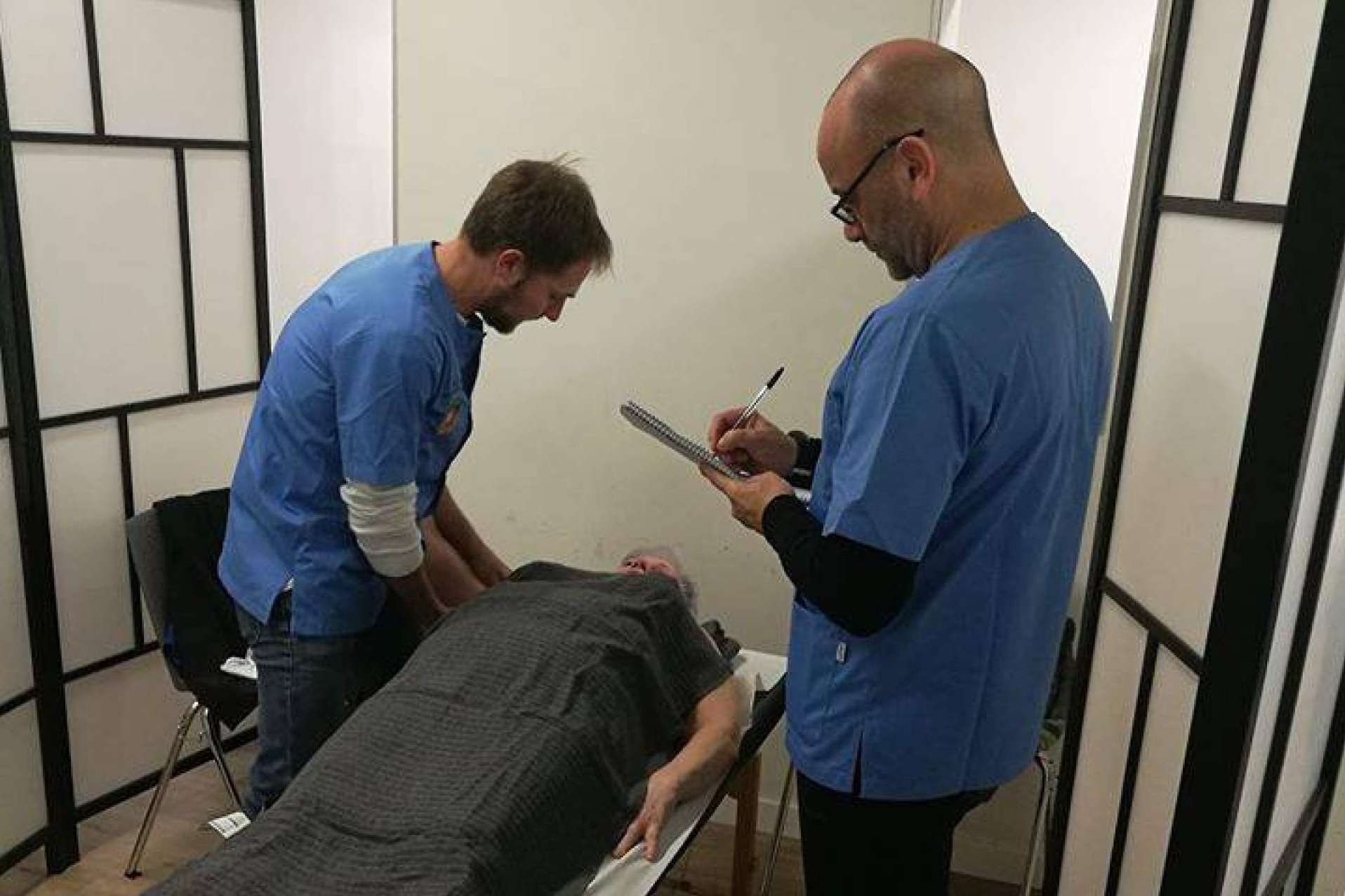 El Instituto Internacional de Osteopatía Avanzada expone cómo tratar los dolores cervicales con osteopatía