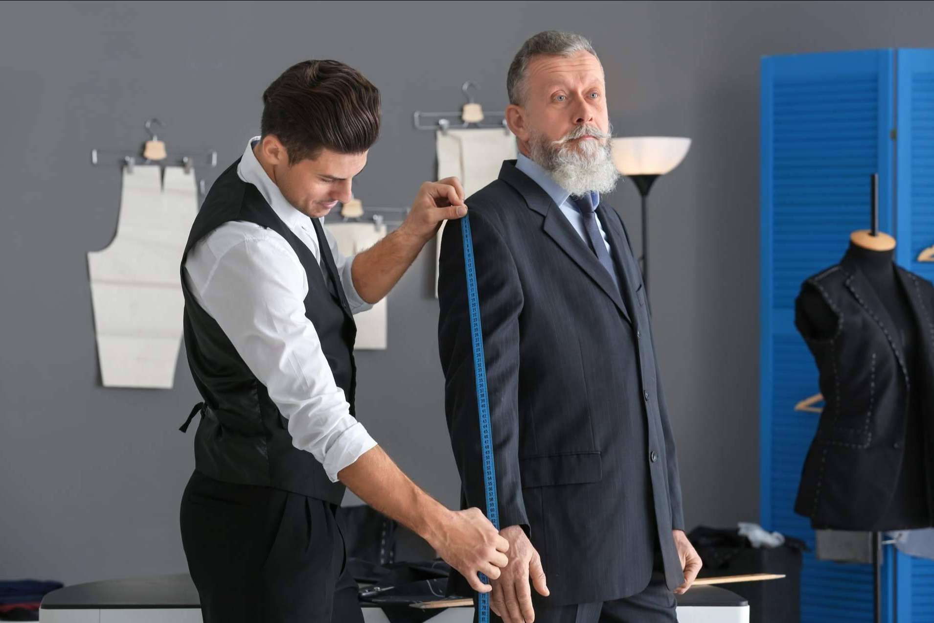 Encontrar un servicio de trajes a medida para hombres y mujeres en Madrid es posible con Sastrería Gentleman