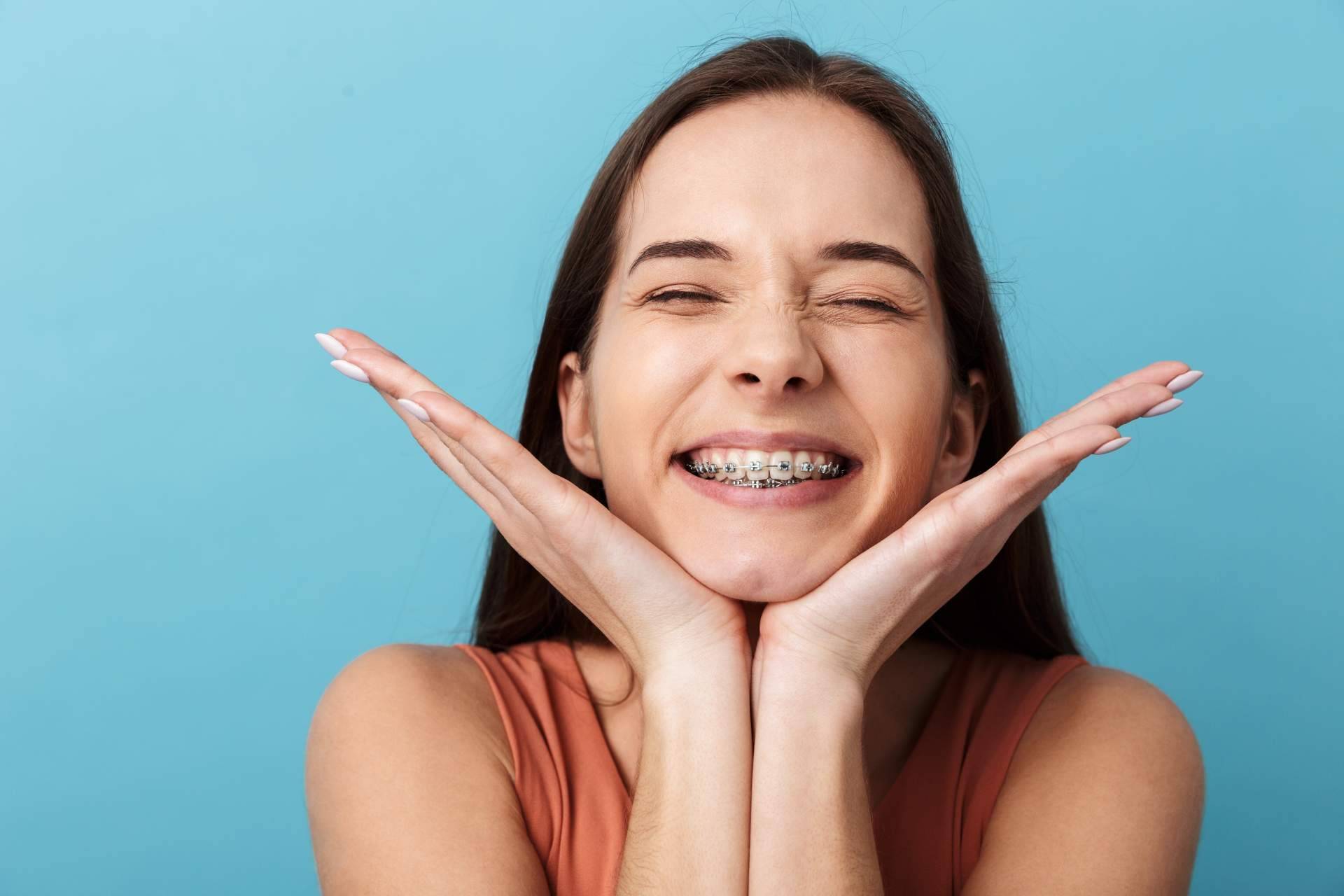 Servicios de ortodoncia Insignia en Badajoz en Clínica Sonrisas