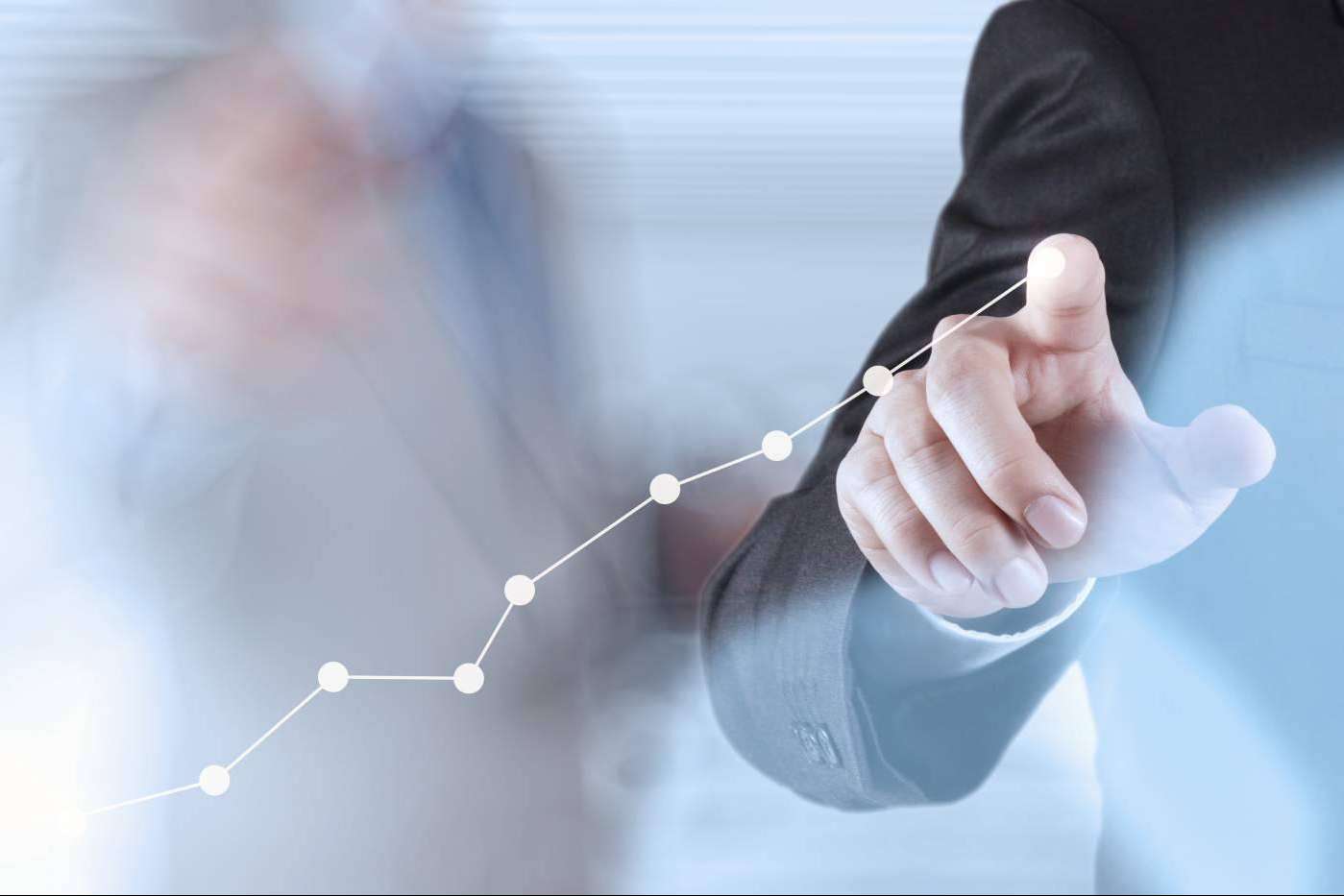 Alex1Kenobi es la consultoría que ofrece asesoramiento a las empresas para mejorar sus estrategias de negocios y optimizar sus ganancias