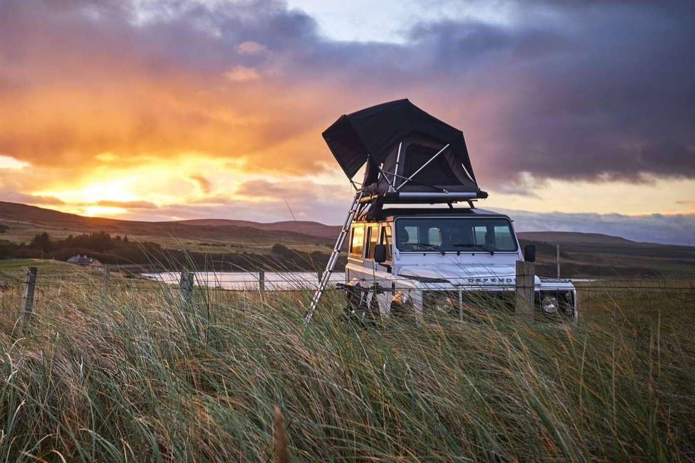 La tienda de campaña para coche de Foxcamper asegura un viaje tranquilo y cómodo