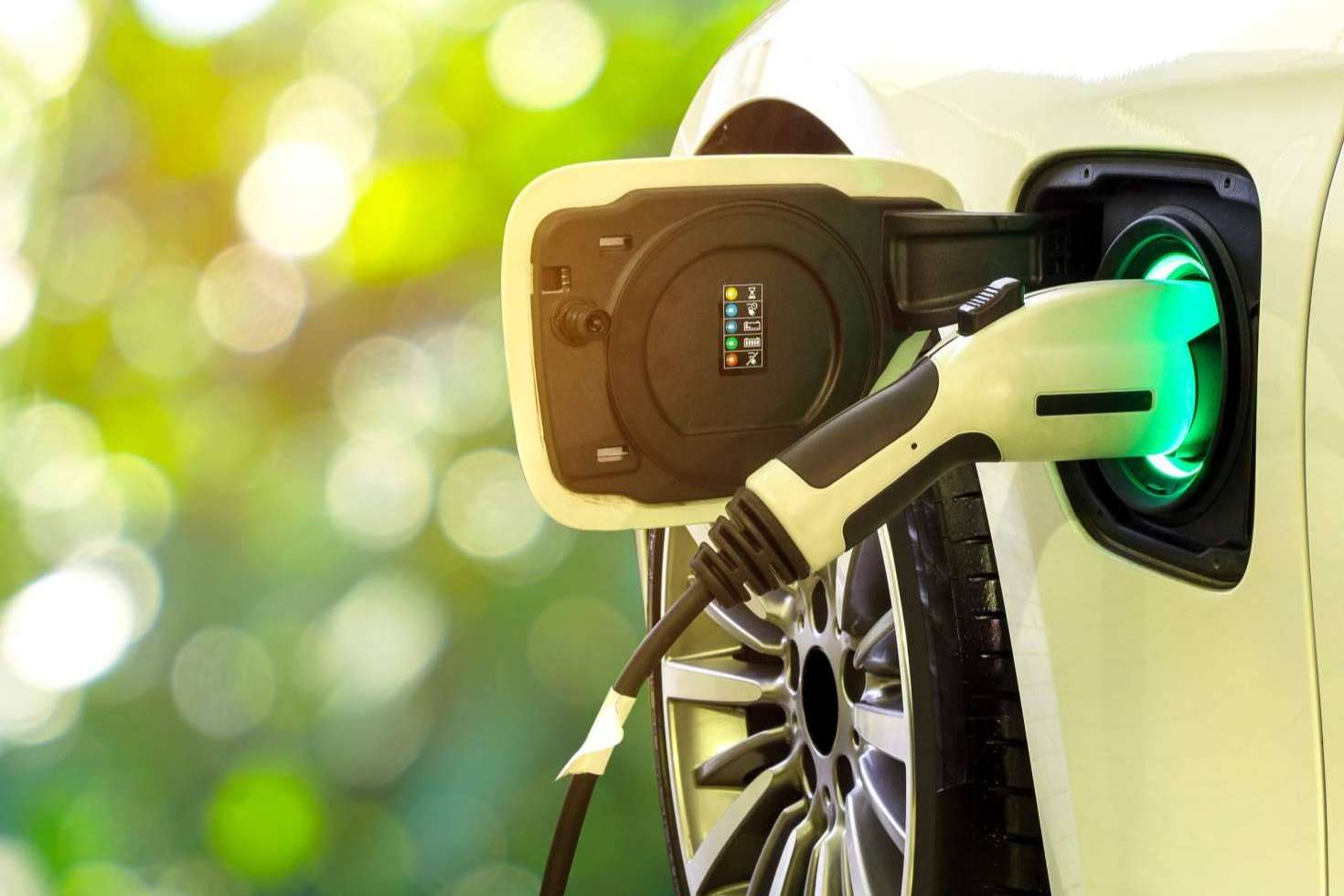 Las ventajas del servicio de puntos de recarga para vehículos eléctricos en viviendas unifamiliares de Enchufamos Tu Coche