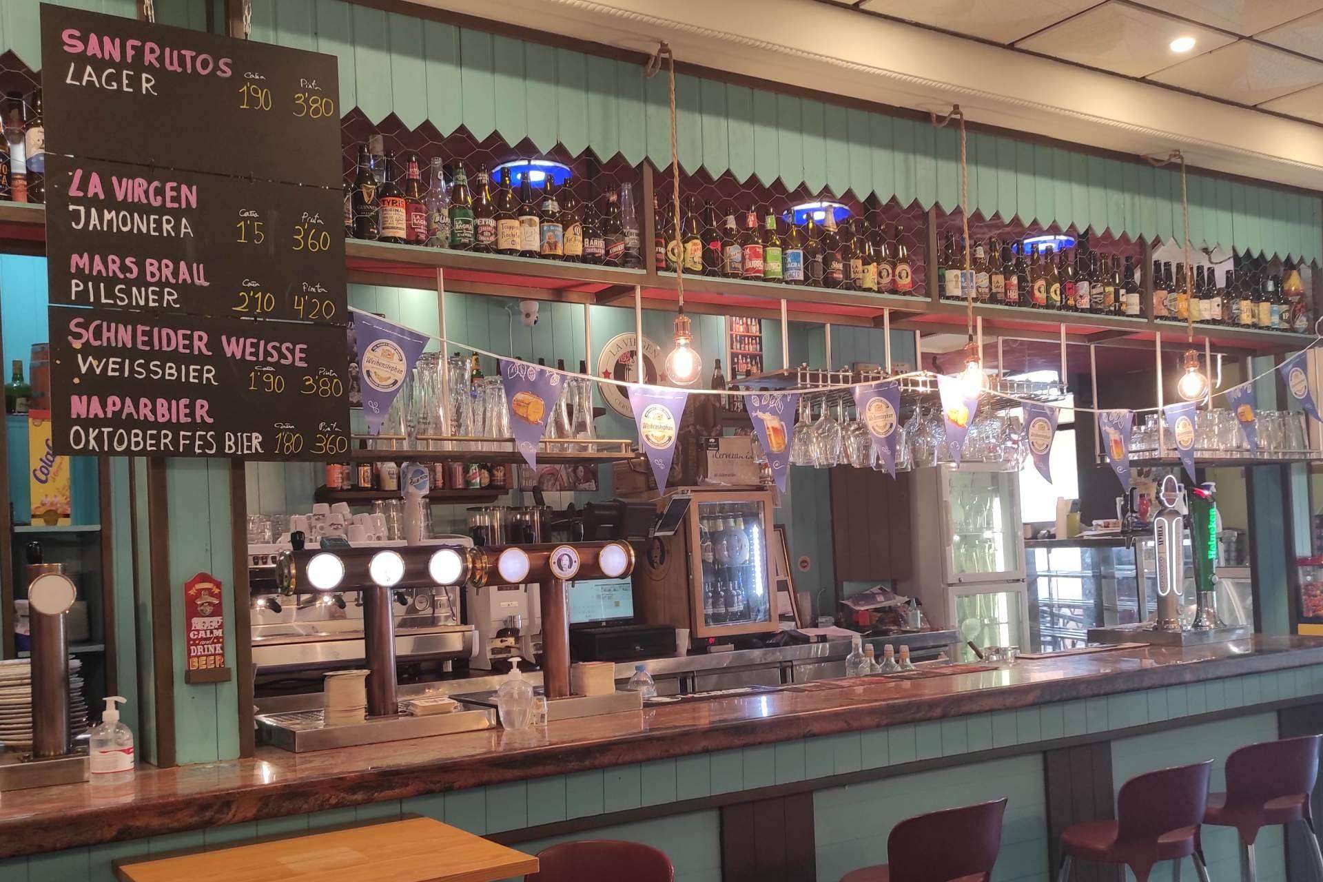 Degustar en Elixyr Beer Bar una gran variedad de cervezas artesanas e internacionales es ¡Toda una experiencia!