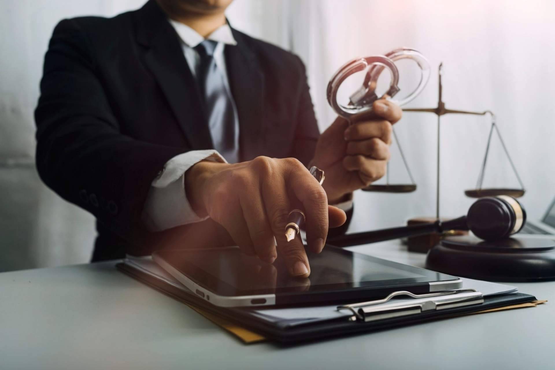 Abogado.best permite encontrar abogados con buena reputación