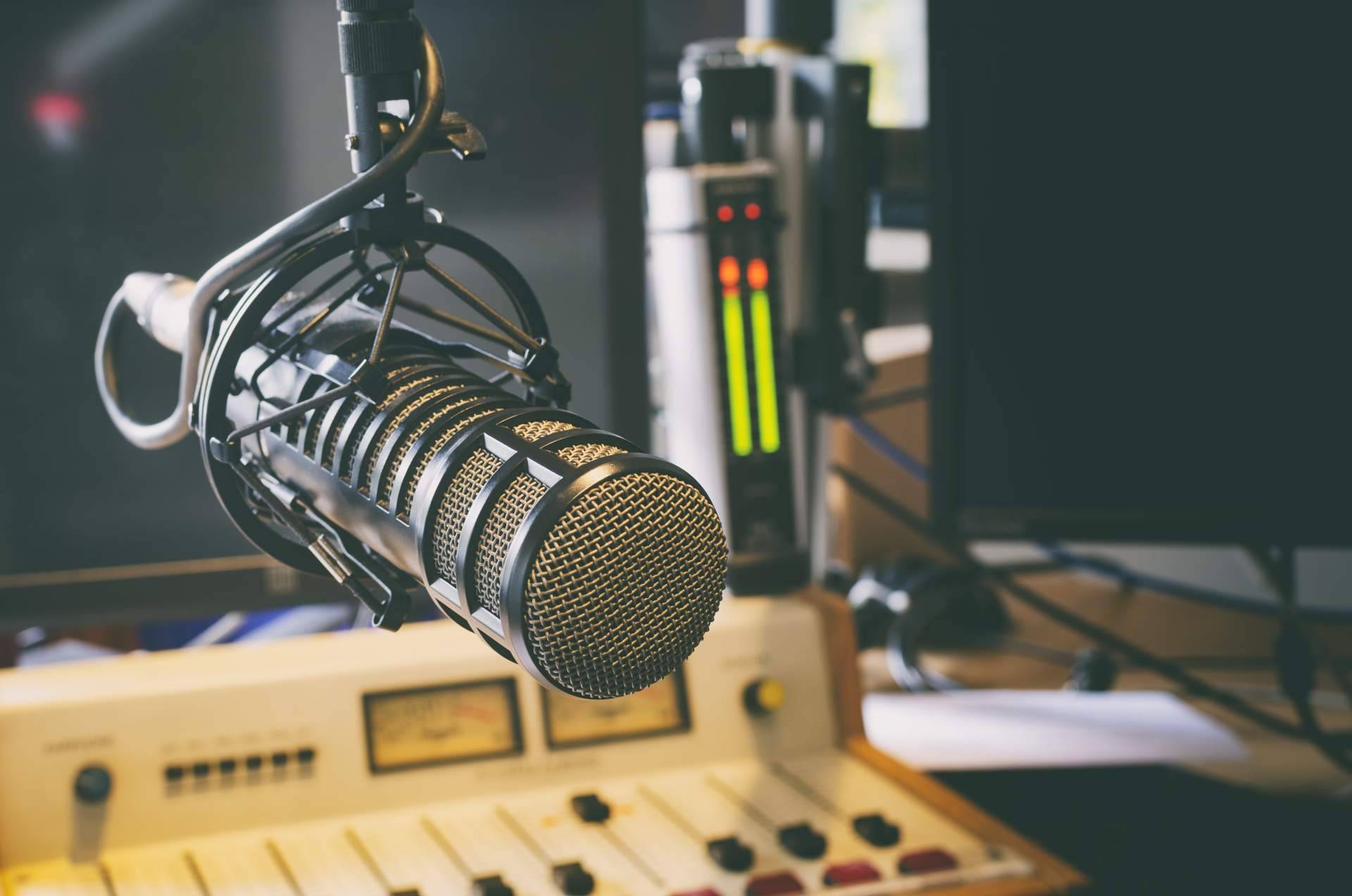 ¿Dónde encontrar una radio online gratis de coaching?  Hellinger Radio
