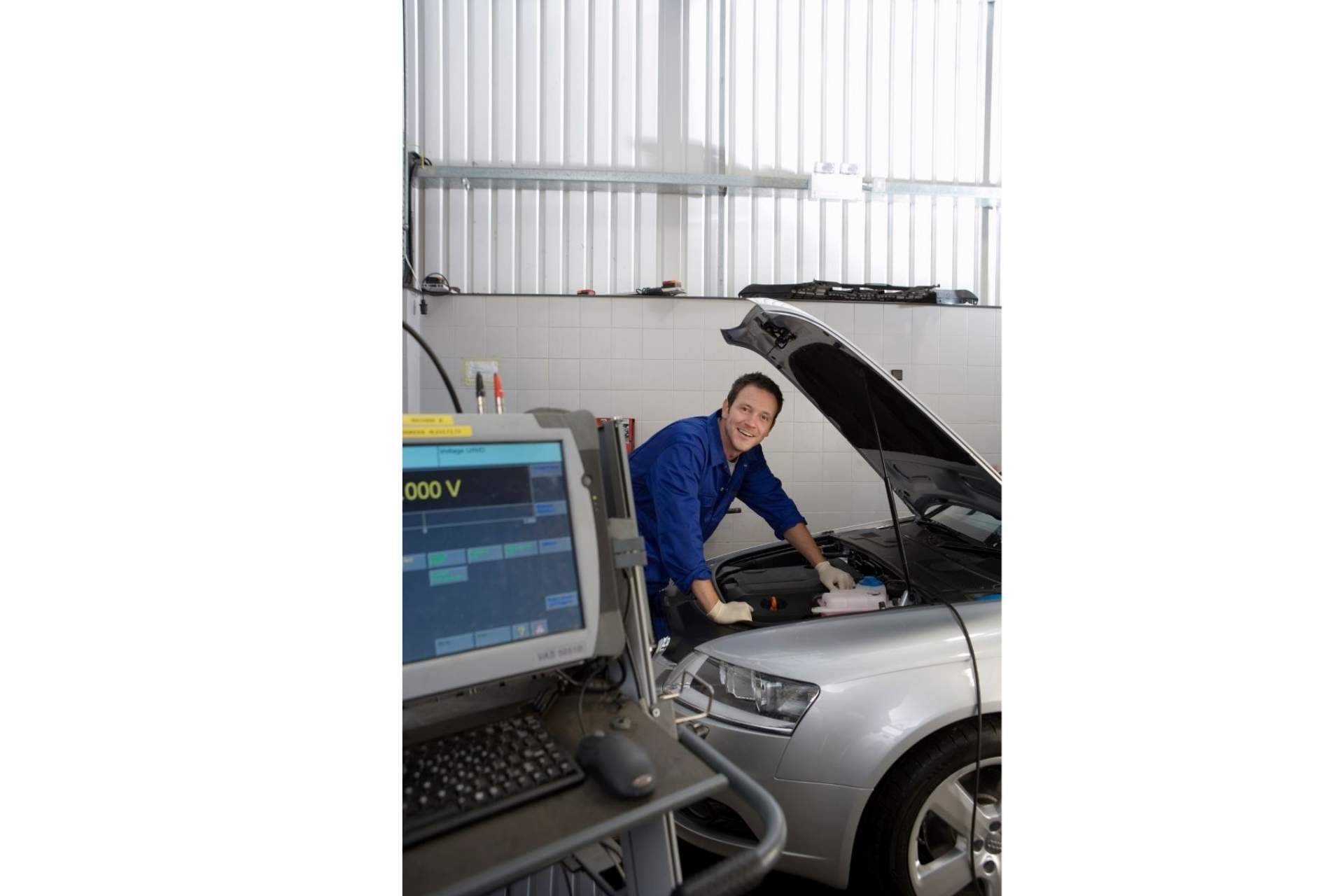Una de las mejores máquinas de diagnóstico profesional para coches, camiones y autobuses de la mano de Arreglatelo