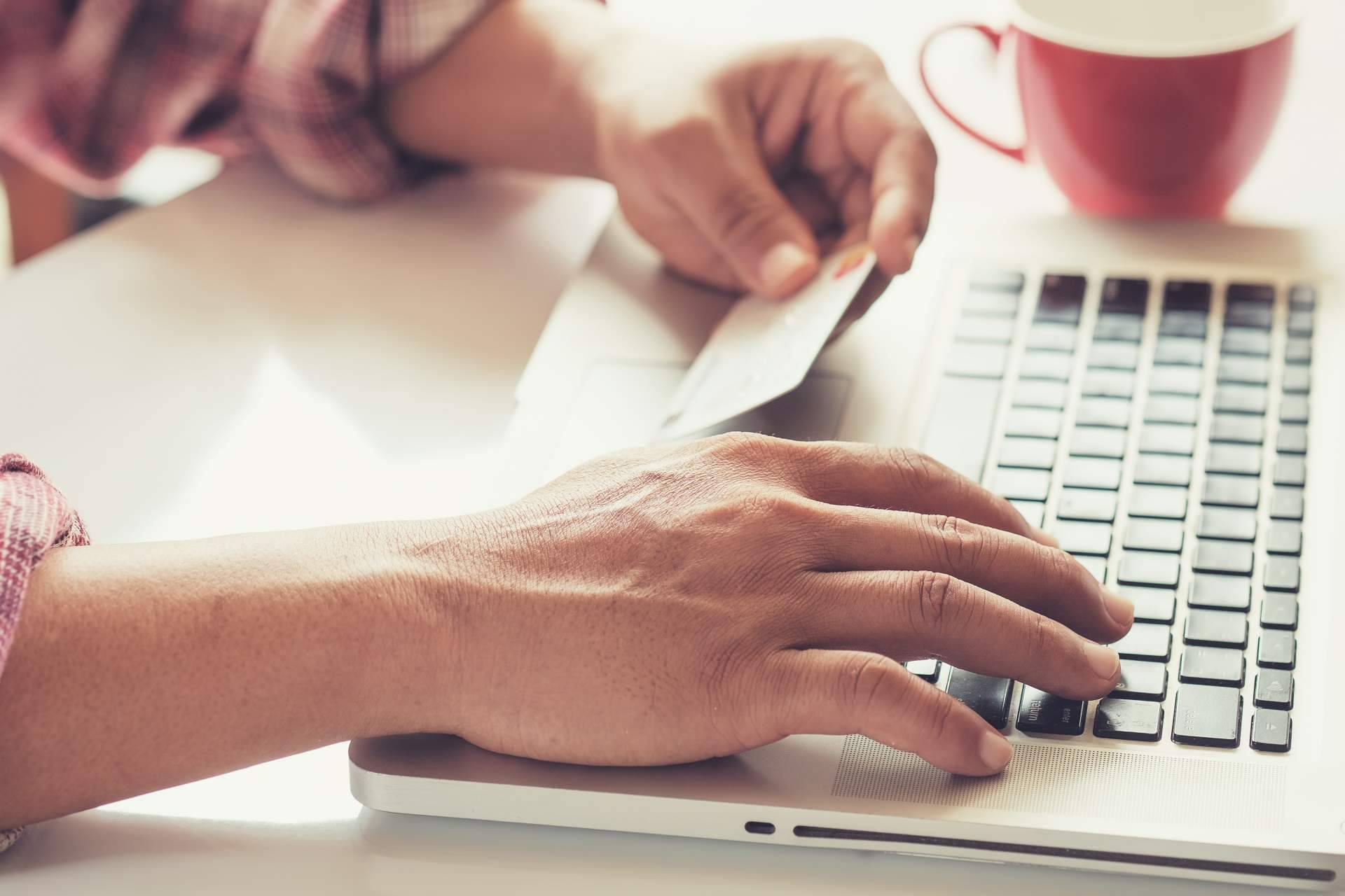 Productos de cuidado e higiene personal en el amplio catálogo de Tus Compras de Confianza