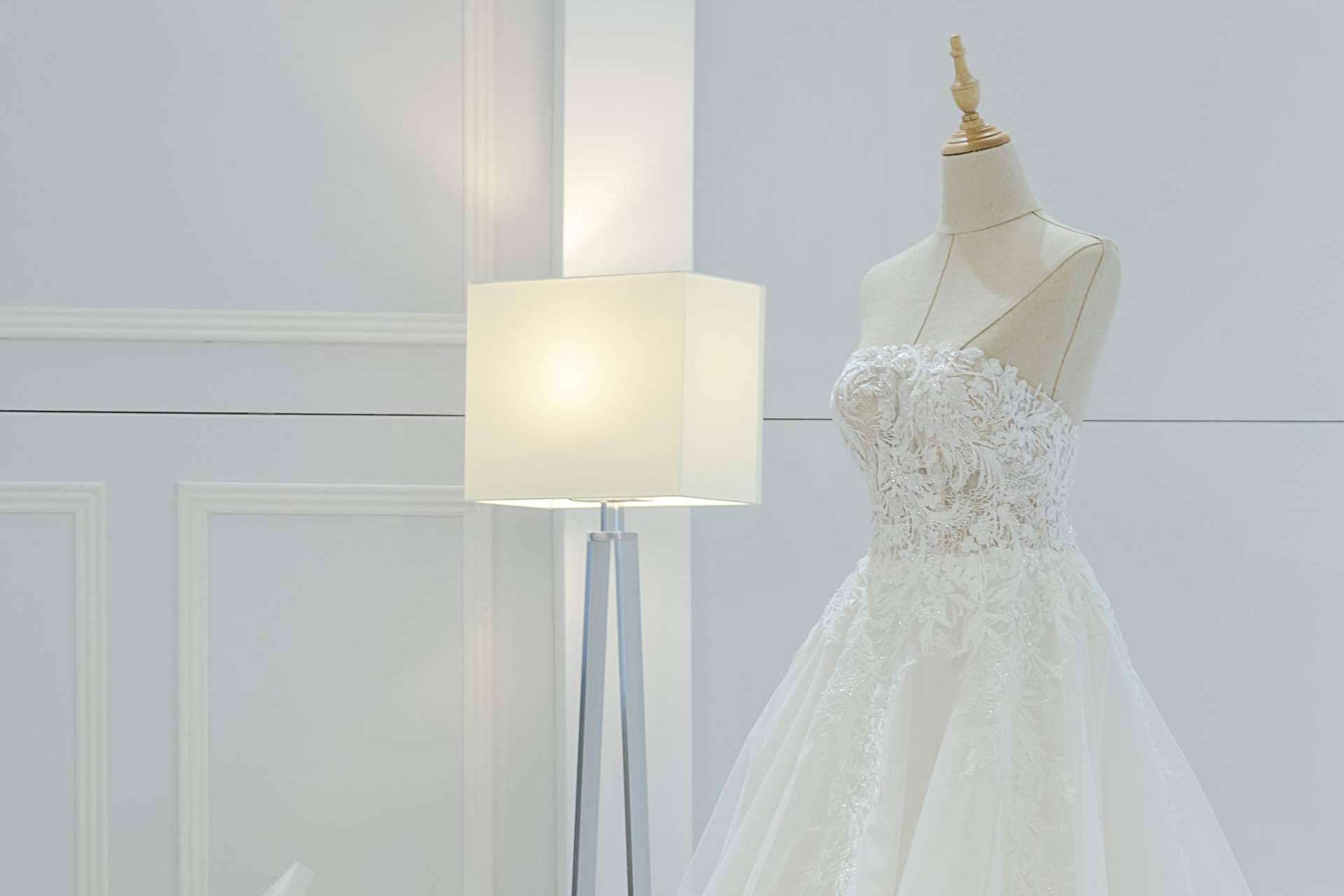 Atelier de Bodas presenta una nueva colección de vestidos Made in Spain