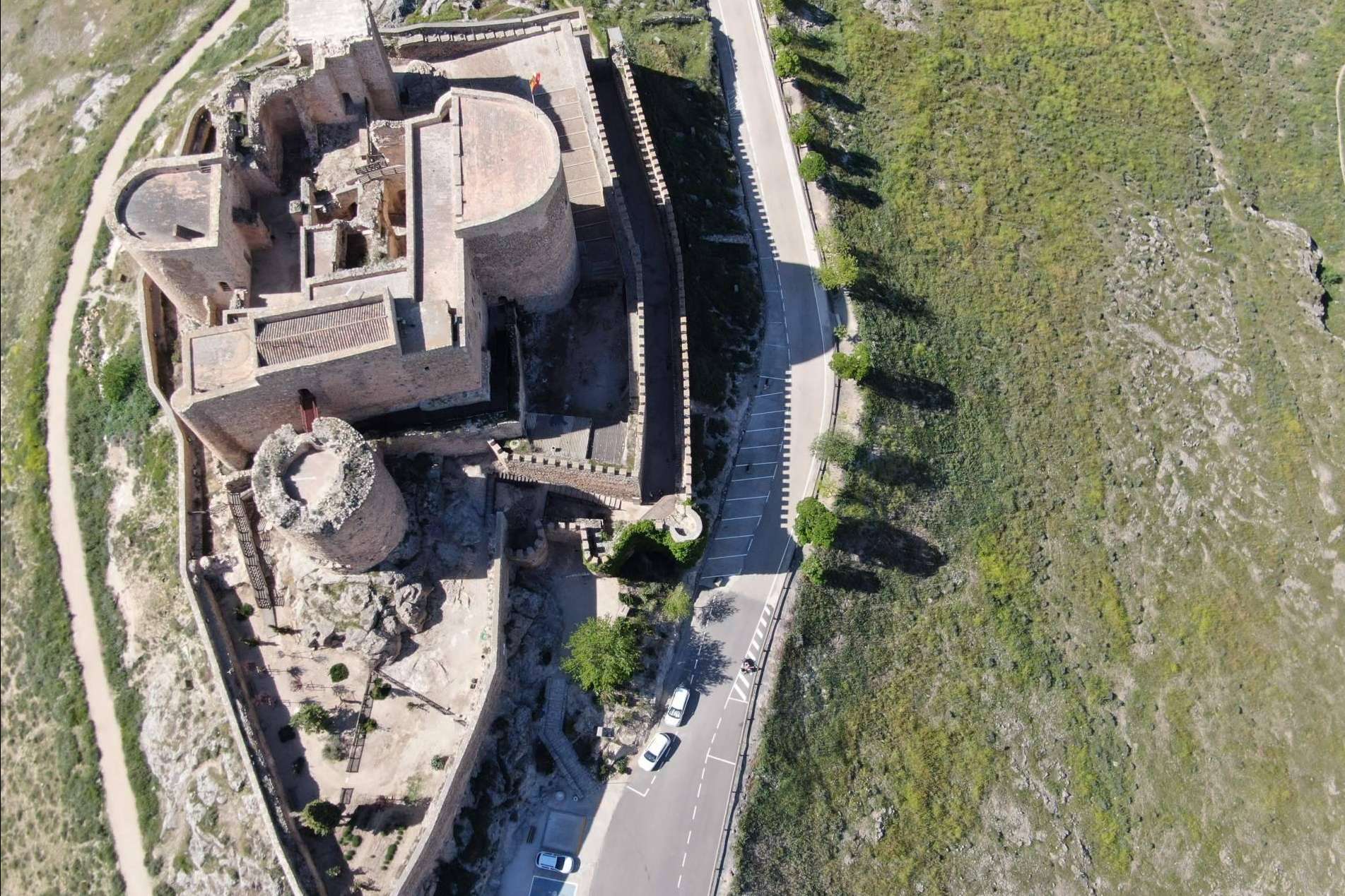 La topografía o la producción audiovisual con dron son usos muy comunes de este sistema, según Aeroescuela Xtreme