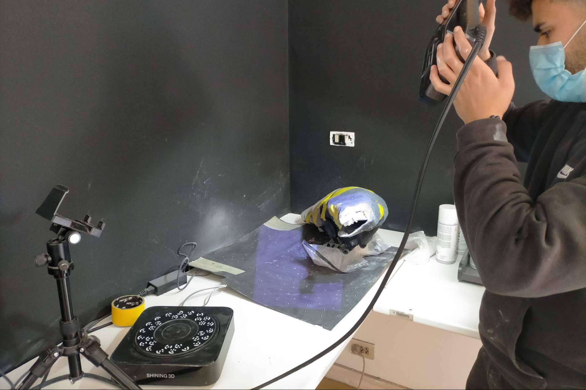 La restauración de faros de coche de la mano de Vagen Repair