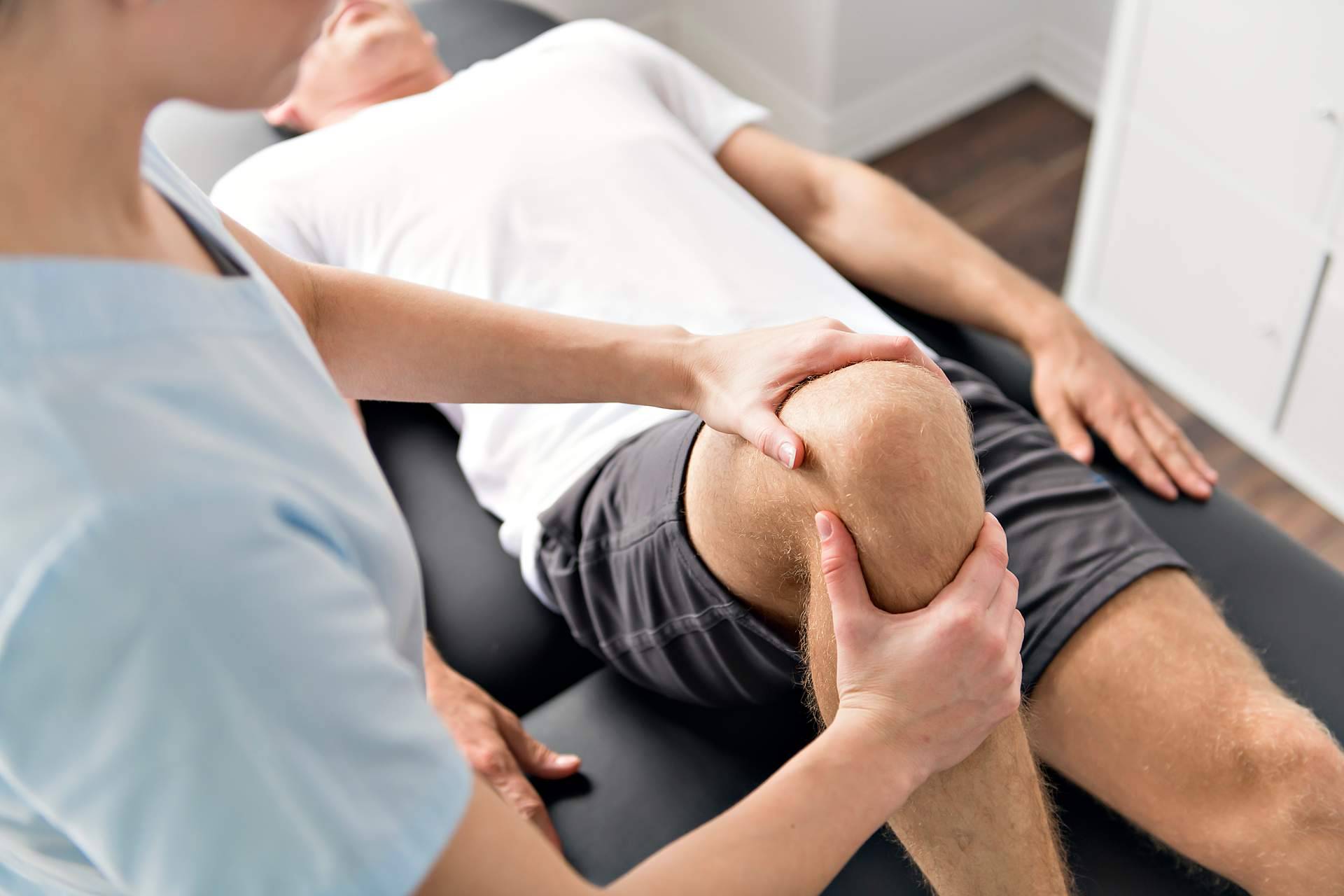 Vibra Bienestar, ¿Cuáles son las ventajas del tratamiento de lesiones de rodilla con fisioterapia?