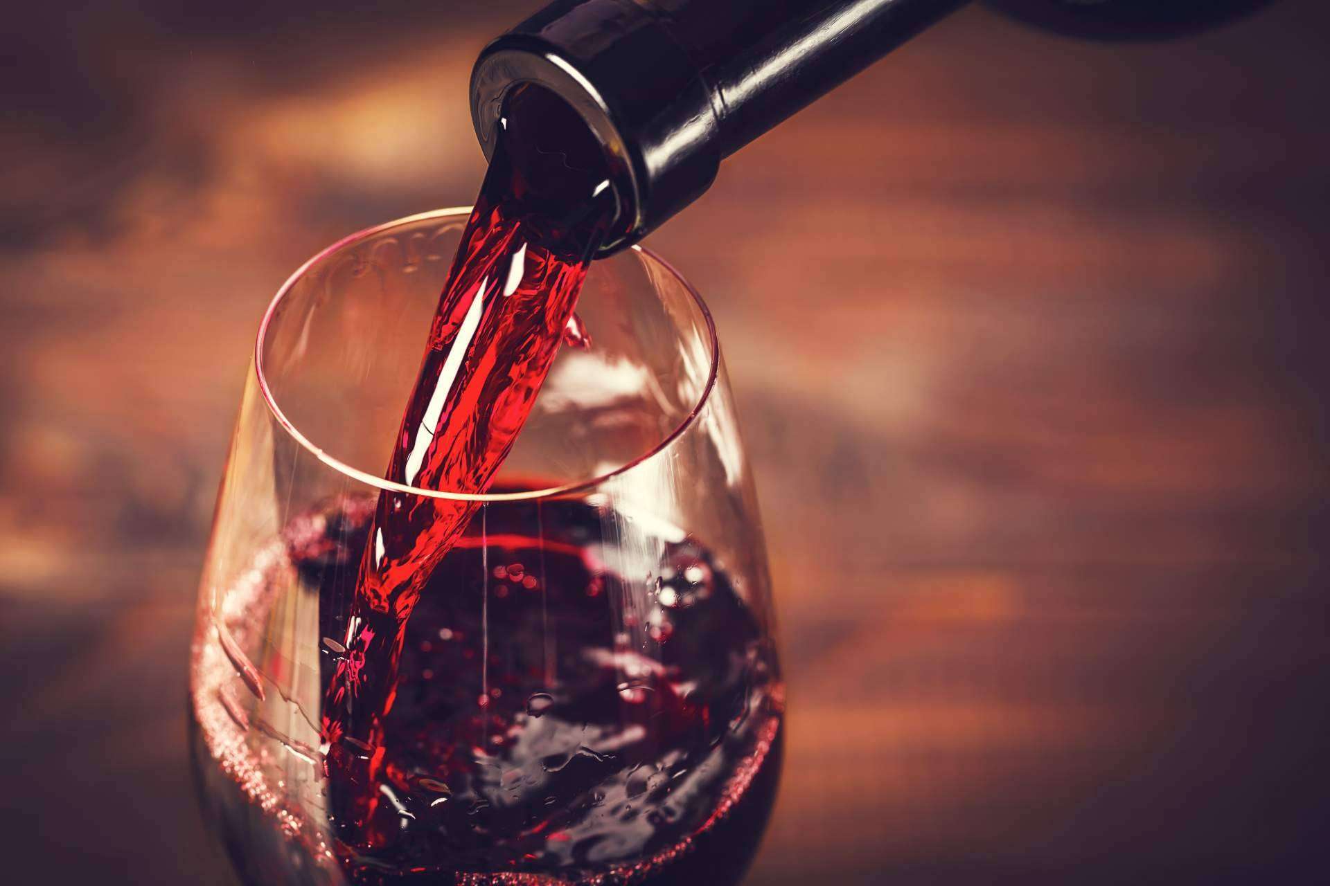 La dedicada selección de denominaciones españolas con la bodega de vinos de Club Masterchef