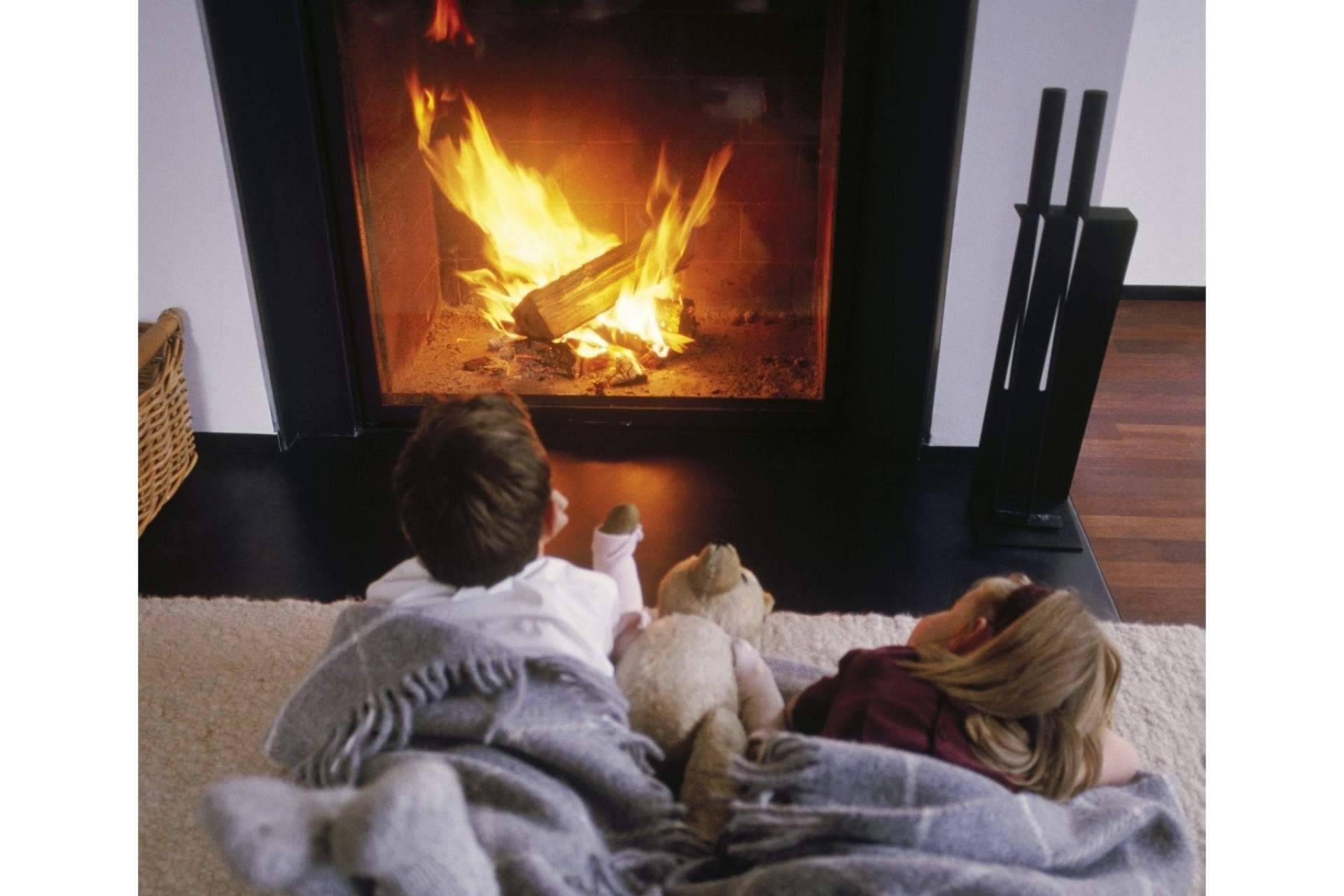La chimenea es el método alternativo a la calefacción, por Pellets y Leña